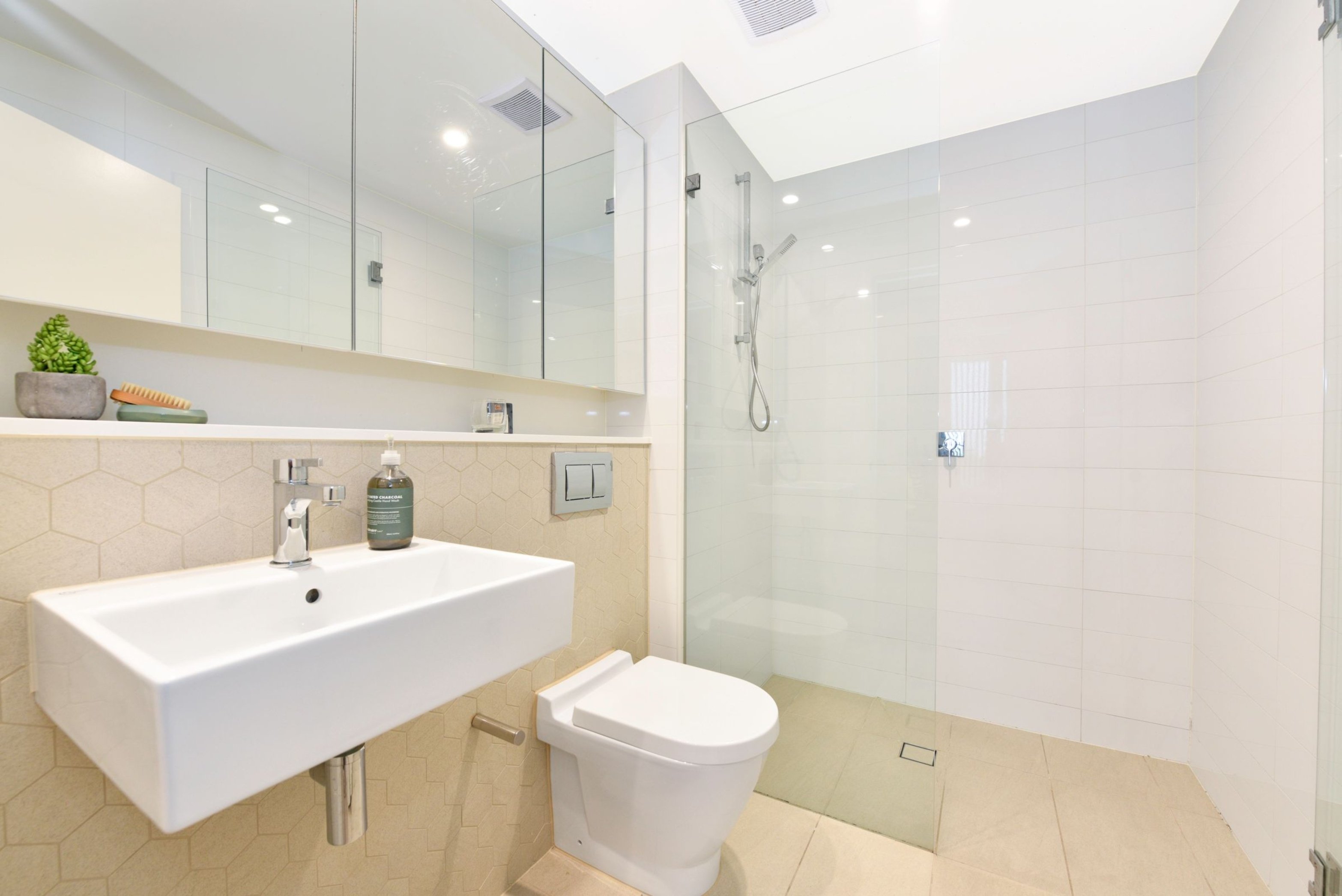 702/41 Hill Road, Wentworth Point Sold by Chidiac Realty - image 7