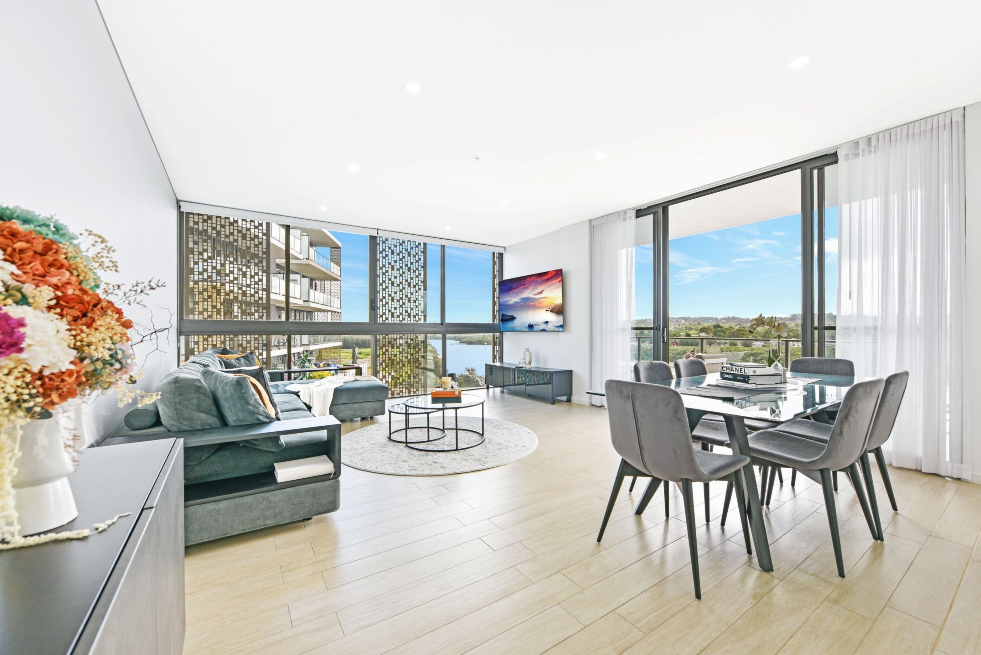 725/1C Burroway Road, Wentworth Point Sold by Chidiac Realty - image 3