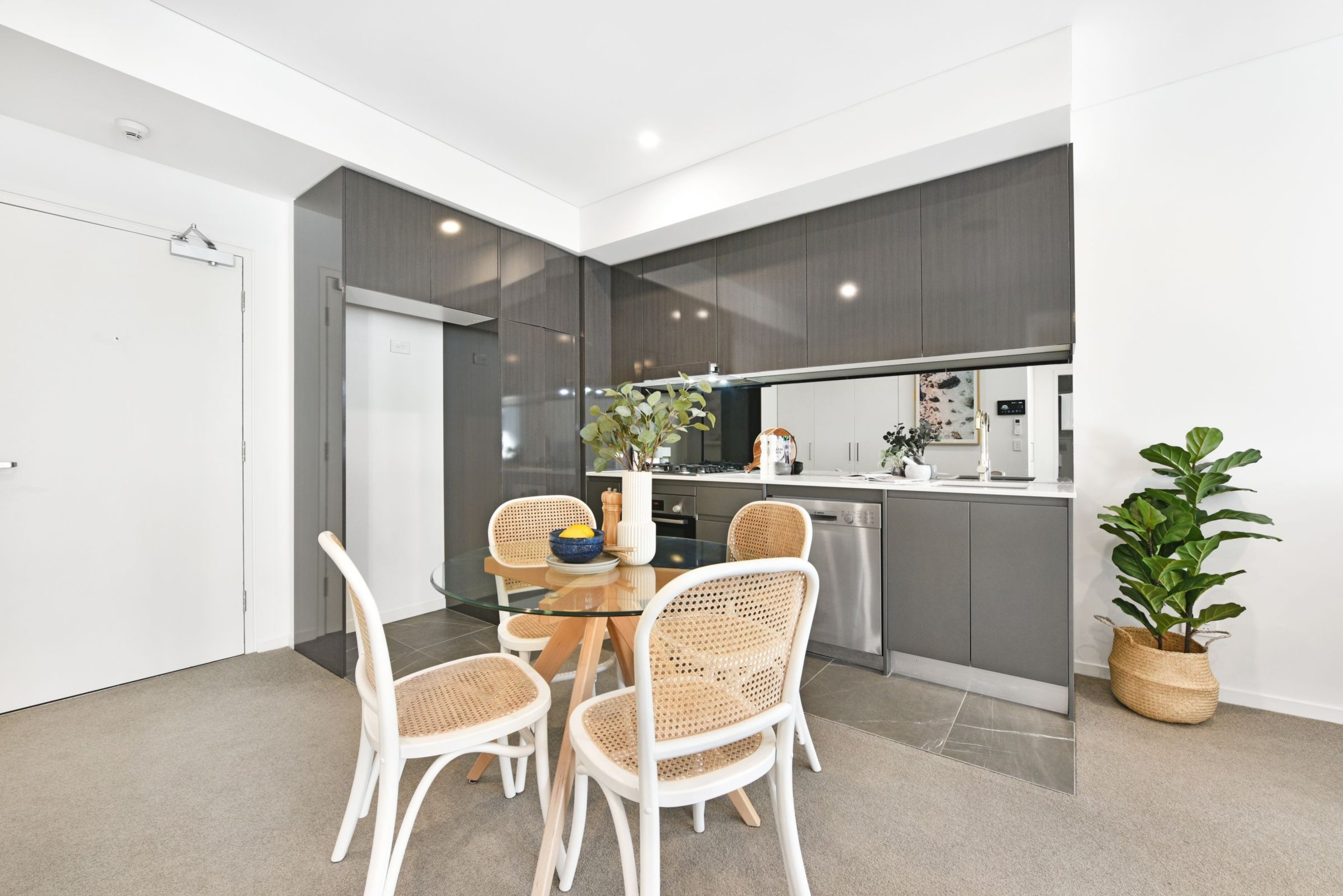 10098/5 Bennelong Parkway, Wentworth Point Sold by Chidiac Realty - image 4