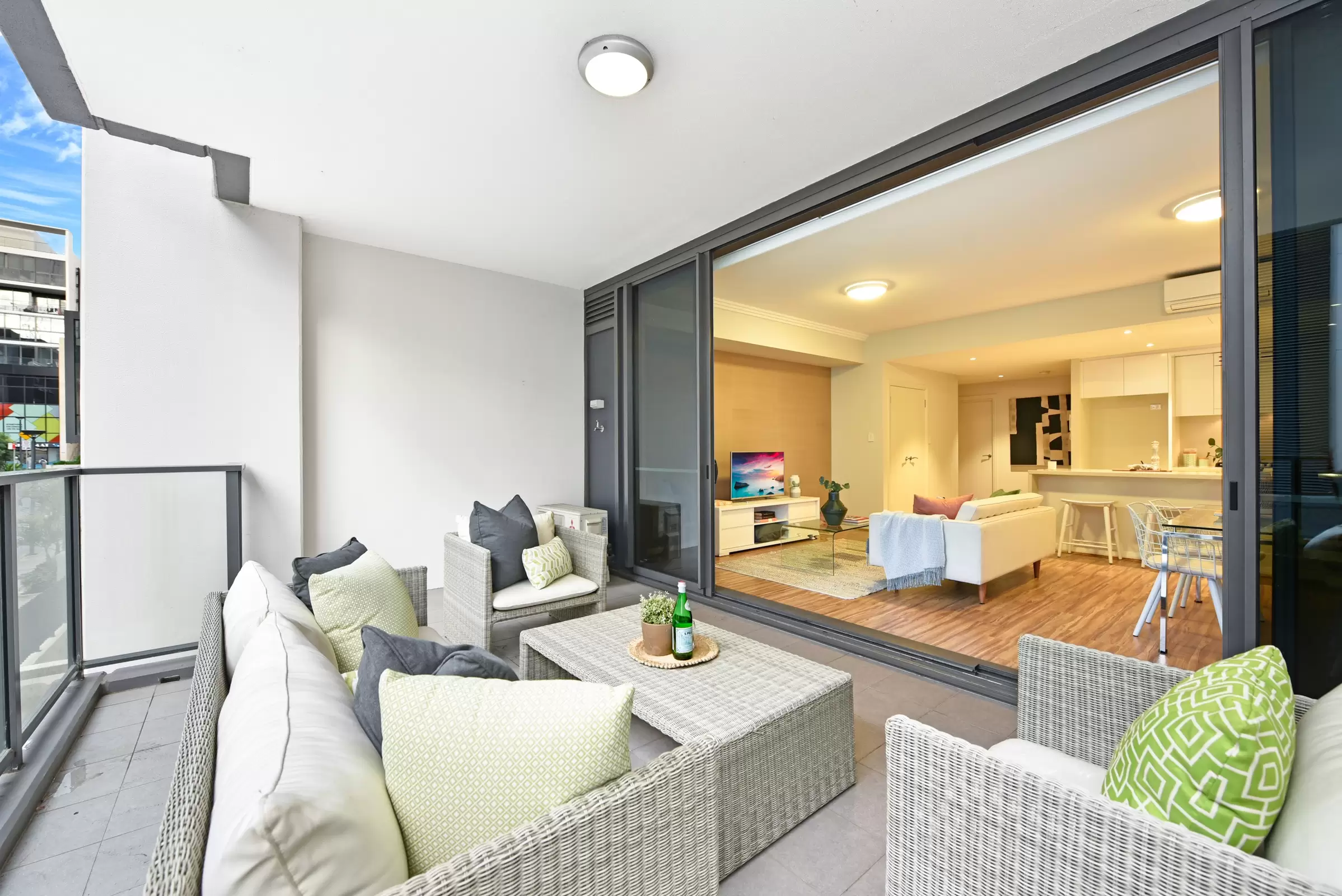 301/2 Park St North, Wentworth Point Sold by Chidiac Realty - image 1