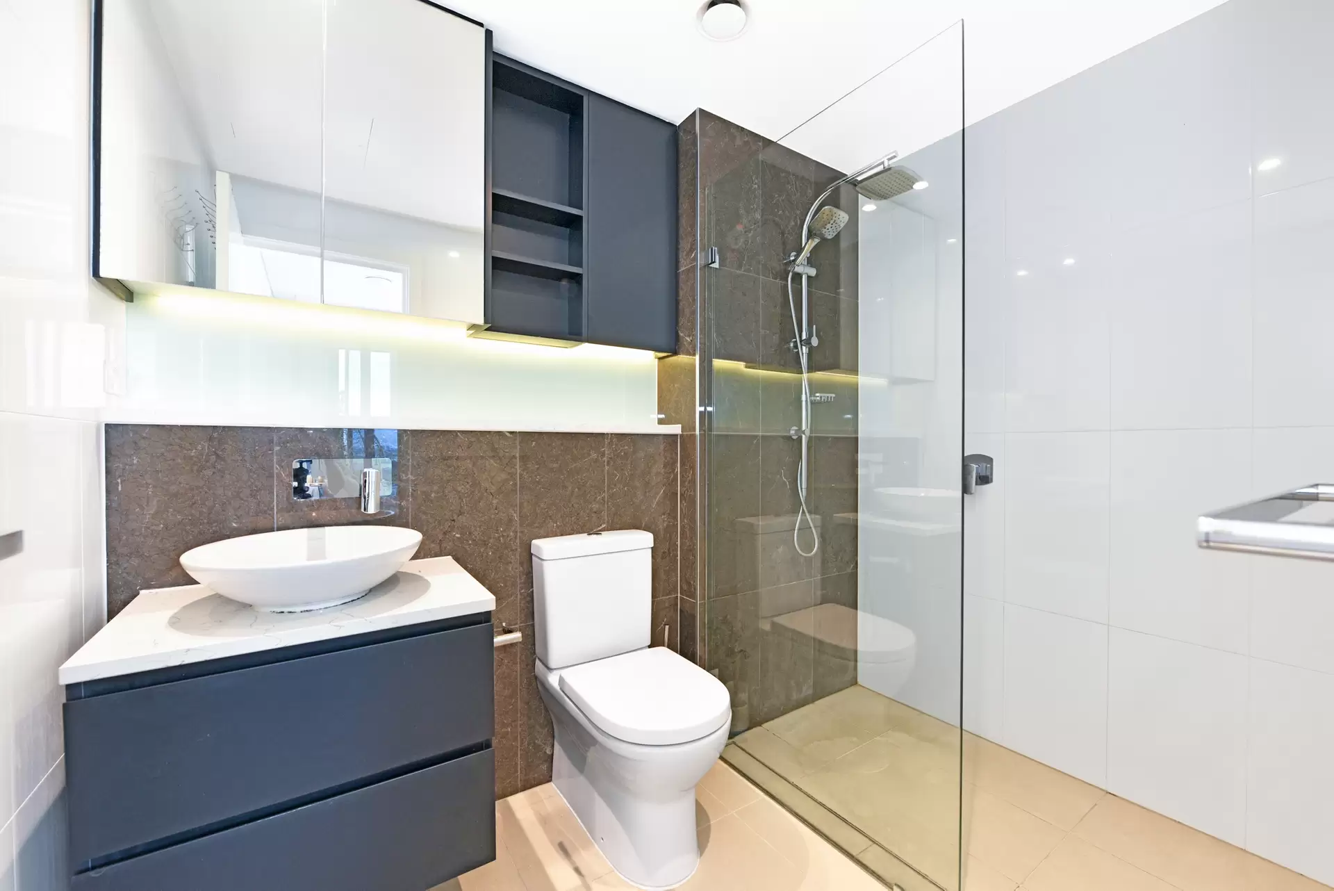 1913/11 Wentworth Place, Wentworth Point Sold by Chidiac Realty - image 1