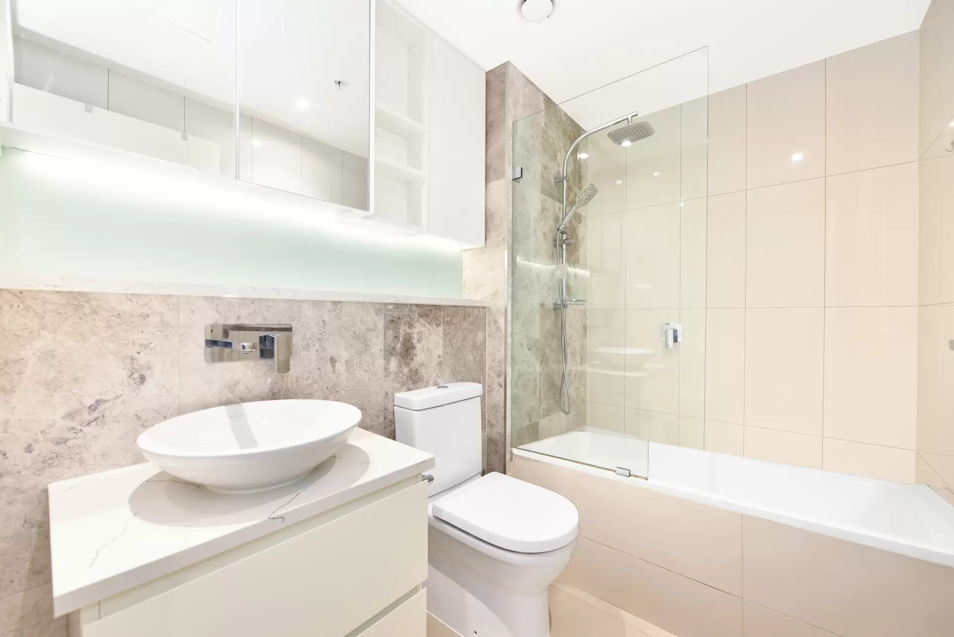 1913/11 Wentworth Place, Wentworth Point Sold by Chidiac Realty - image 1