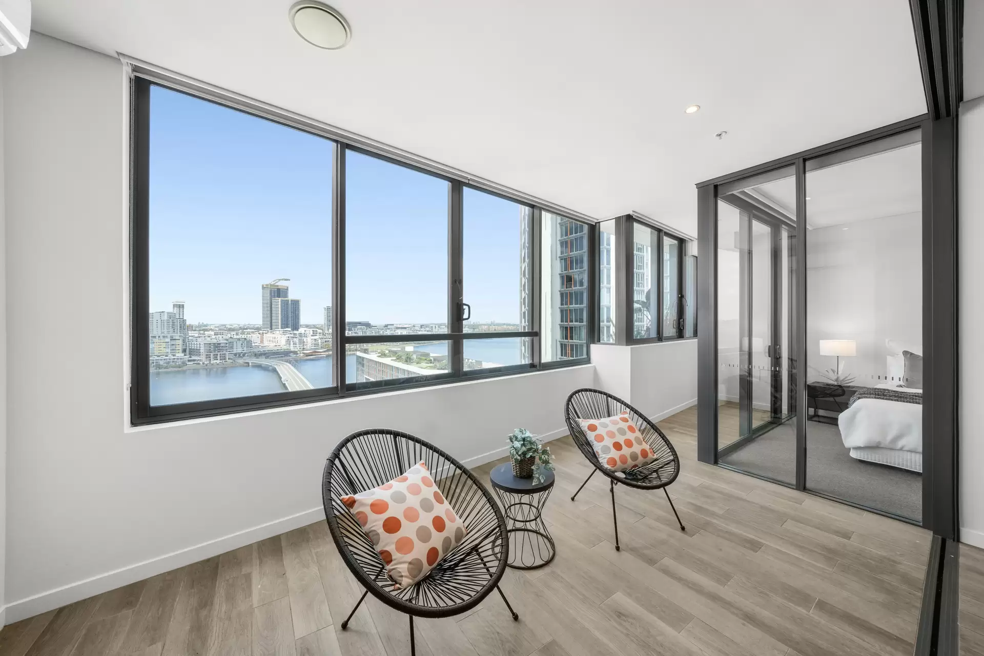 1407/11 Wentworth Place, Wentworth Point Sold by Chidiac Realty - image 1