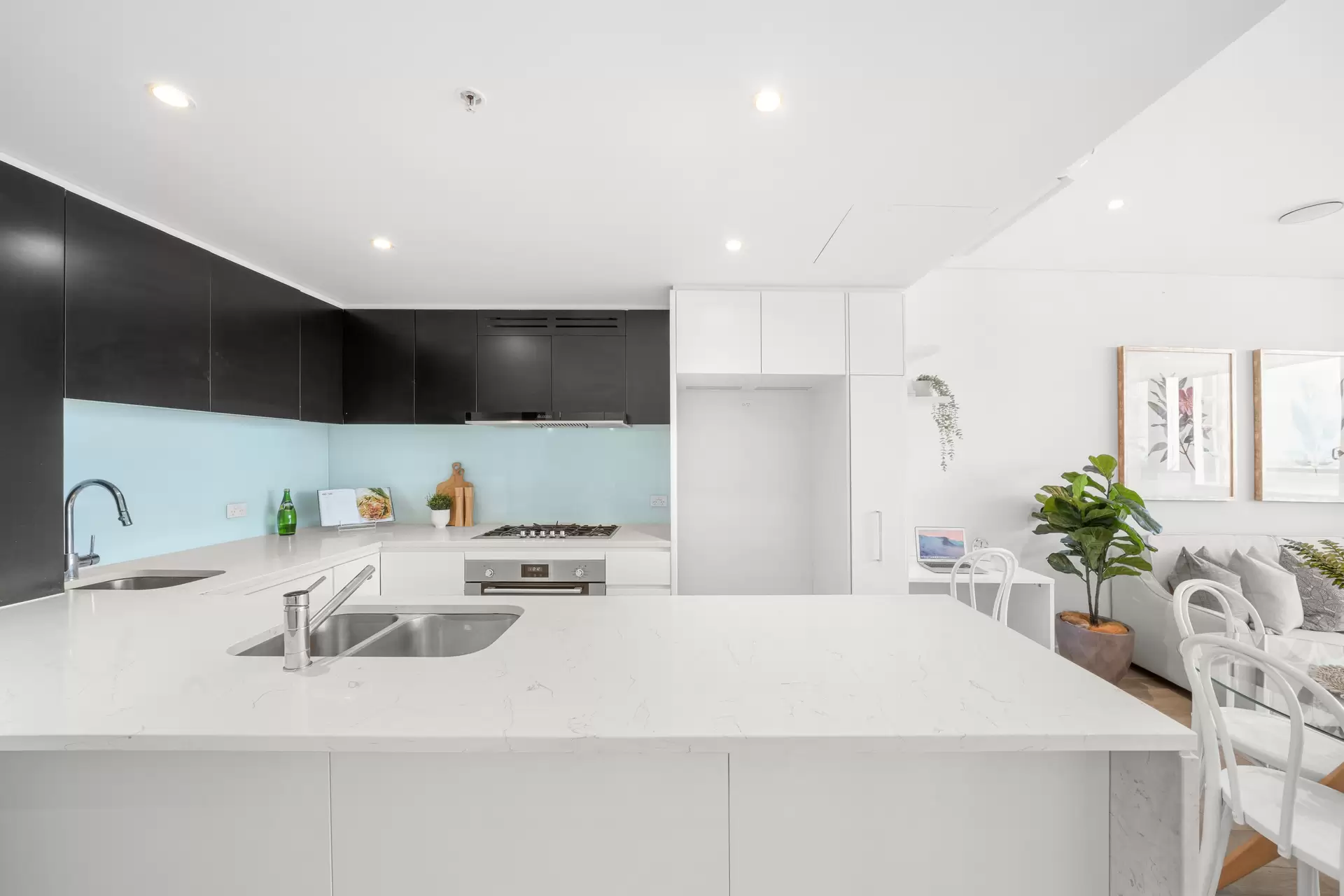 1407/11 Wentworth Place, Wentworth Point Sold by Chidiac Realty - image 1