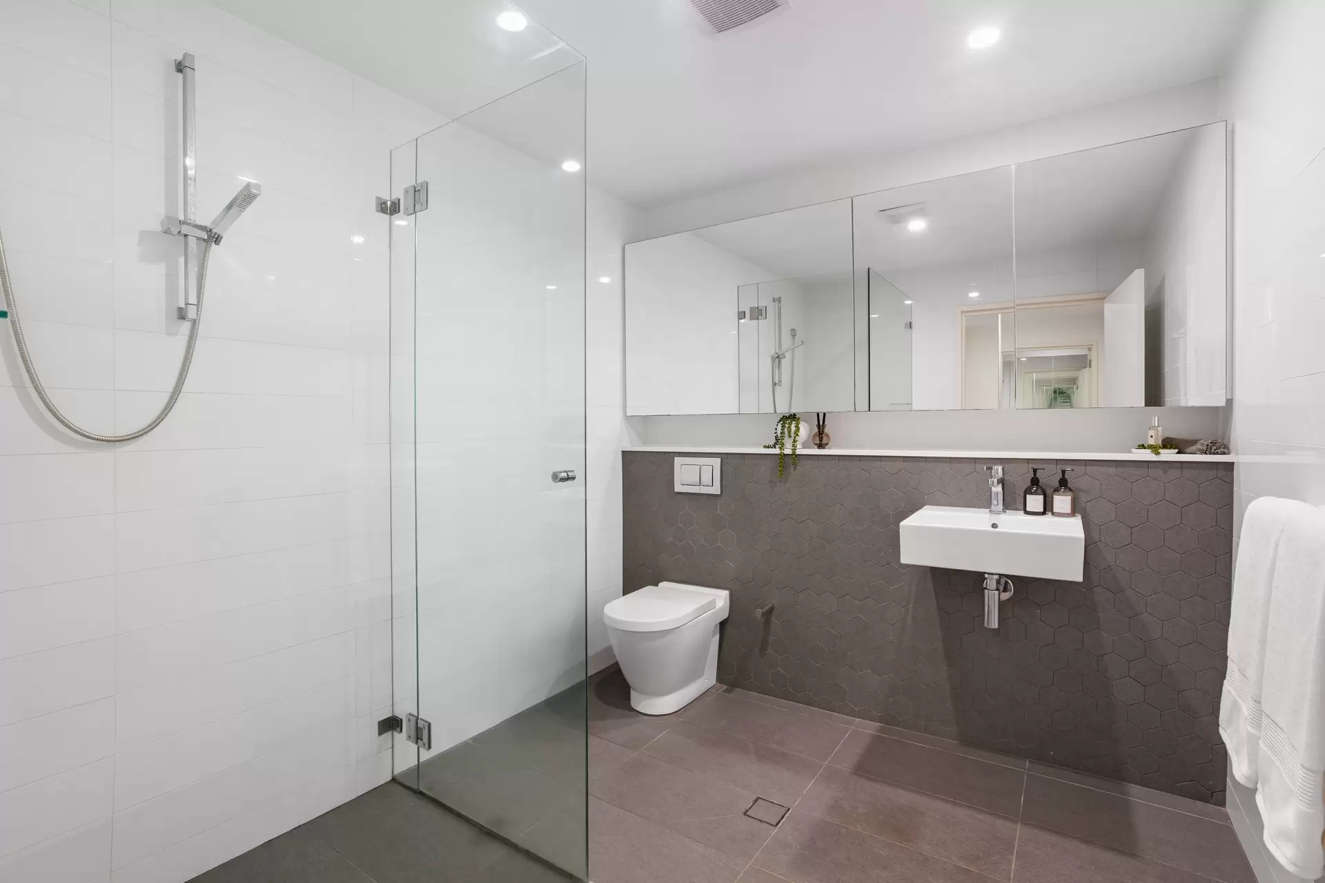 514/5 Verona Drive, Wentworth Point Sold by Chidiac Realty - image 1