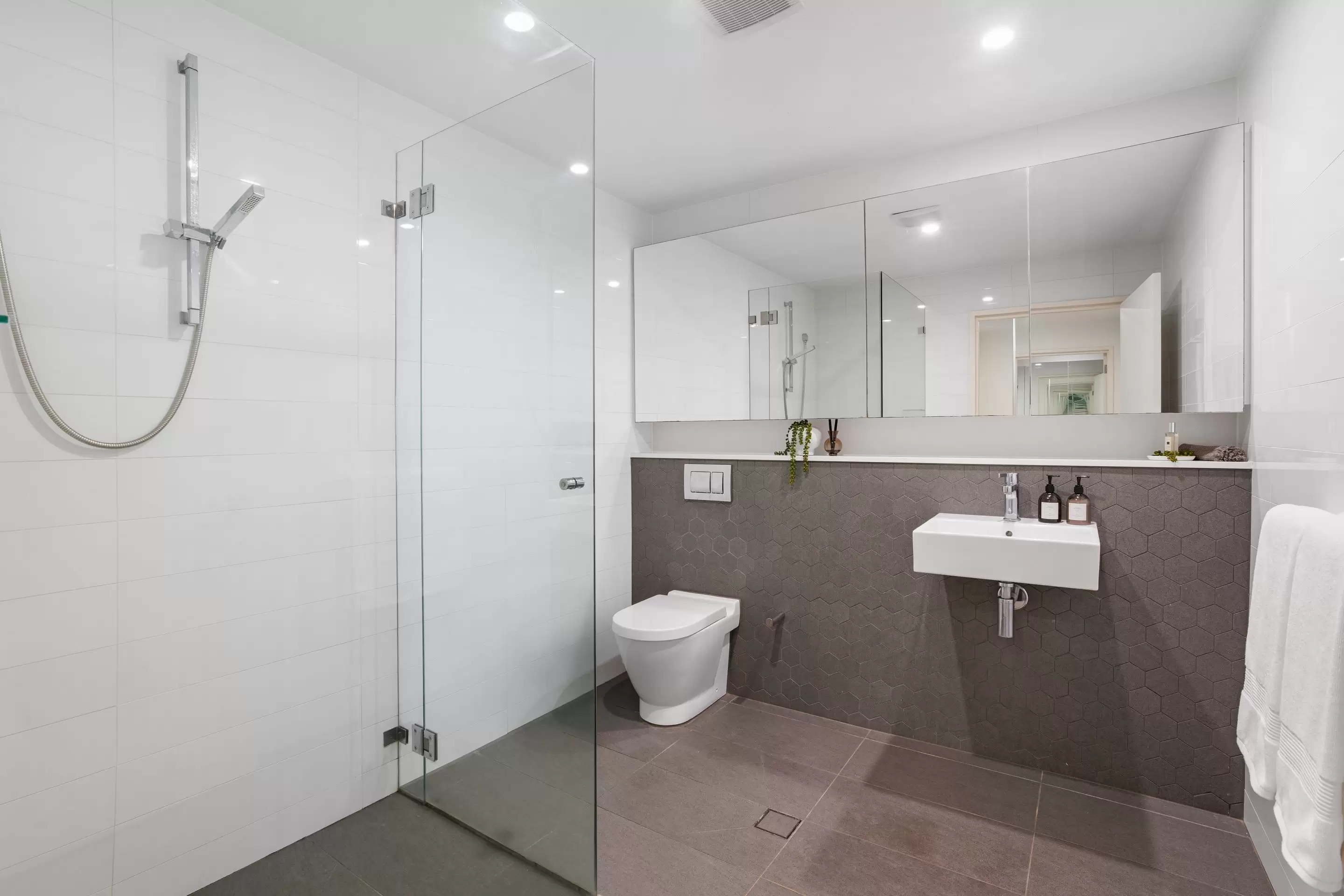 514/5 Verona Drive, Wentworth Point Sold by Chidiac Realty - image 8
