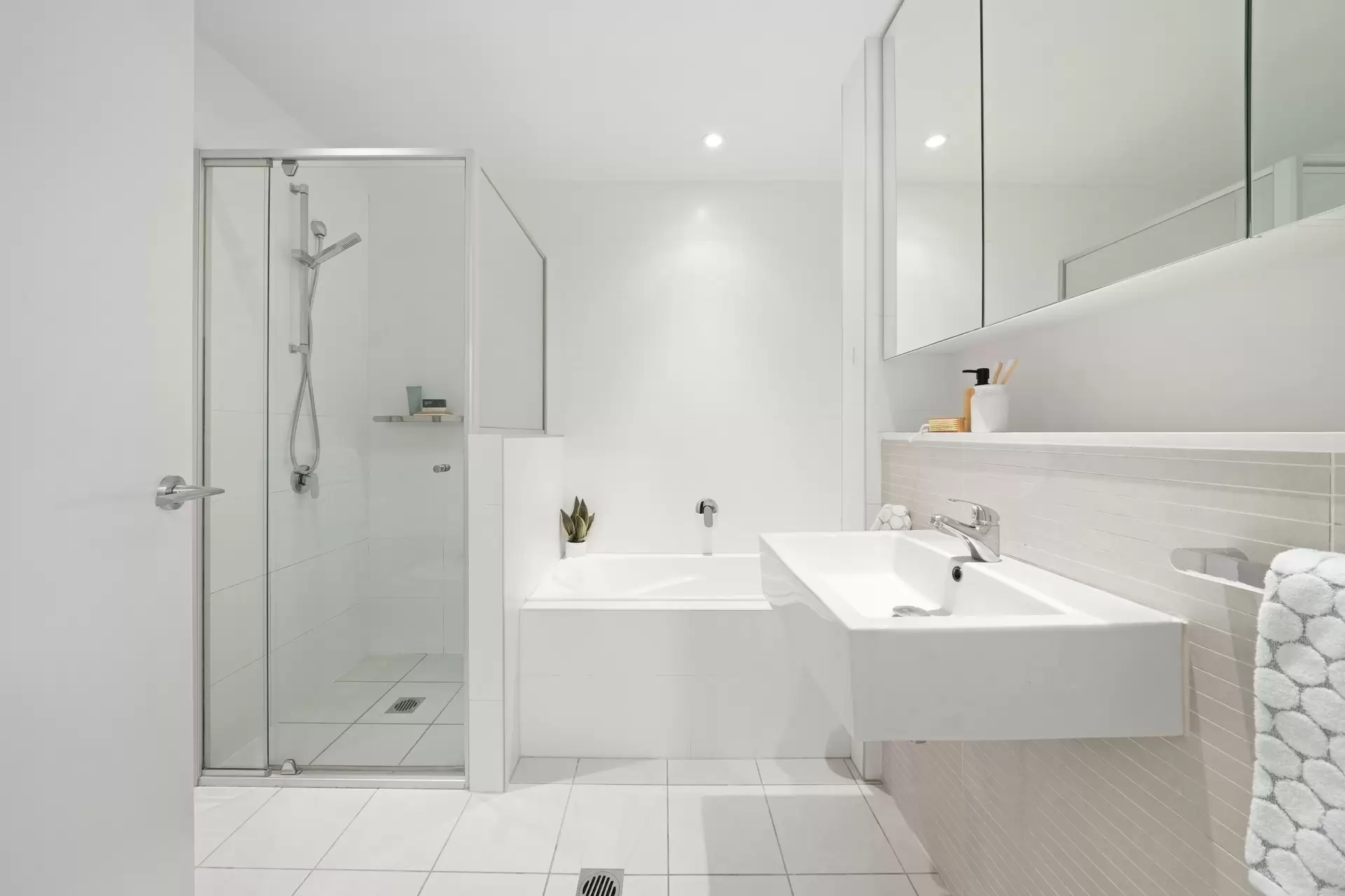 431/43 Amalfi Drive, Wentworth Point Sold by Chidiac Realty - image 1