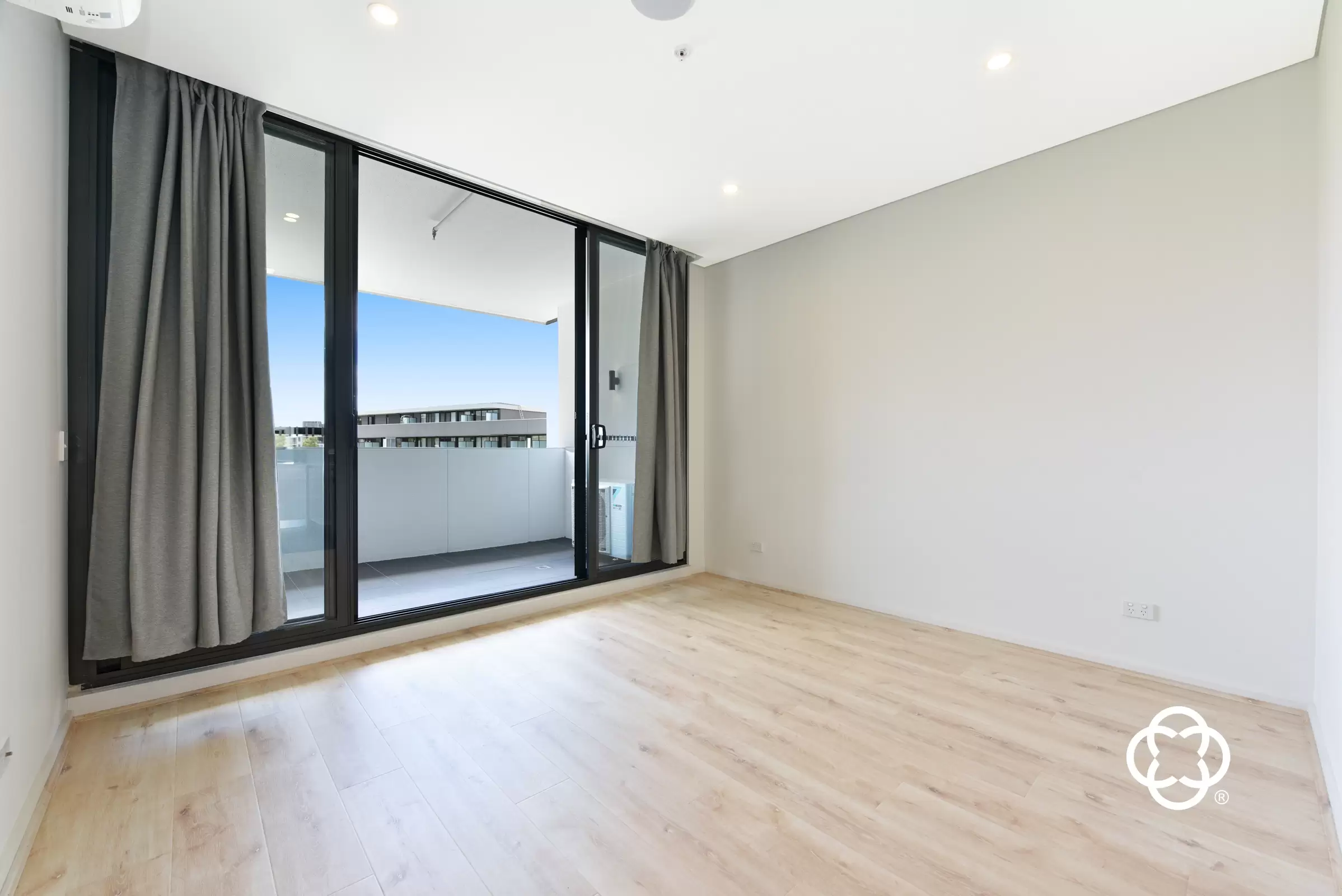 10076/17 Amalfi Drive, Wentworth Point Leased by Chidiac Realty - image 2