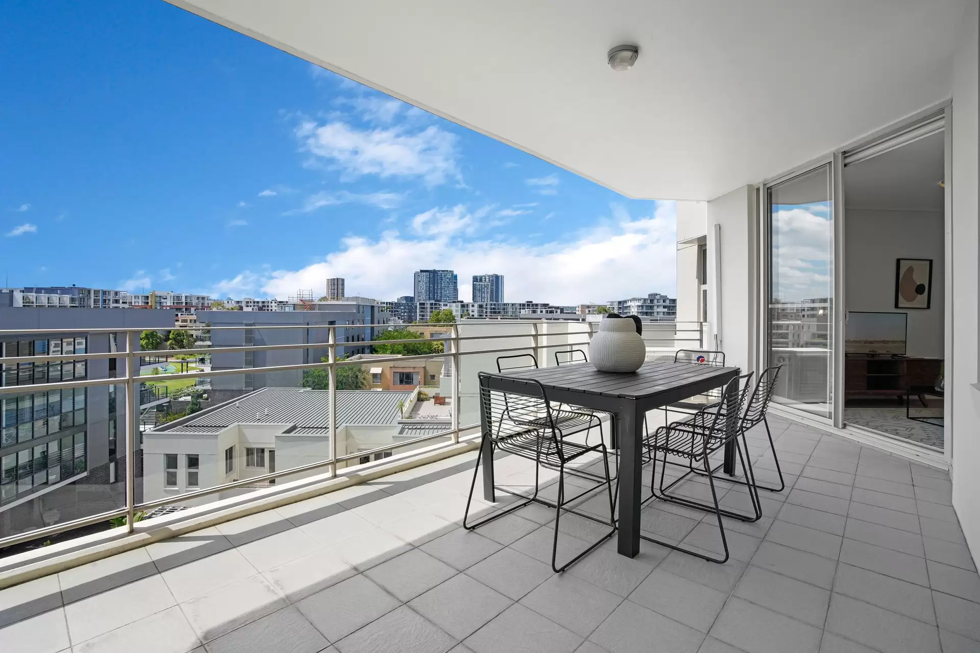 607/1 The Piazza, Wentworth Point Sold by Chidiac Realty - image 1