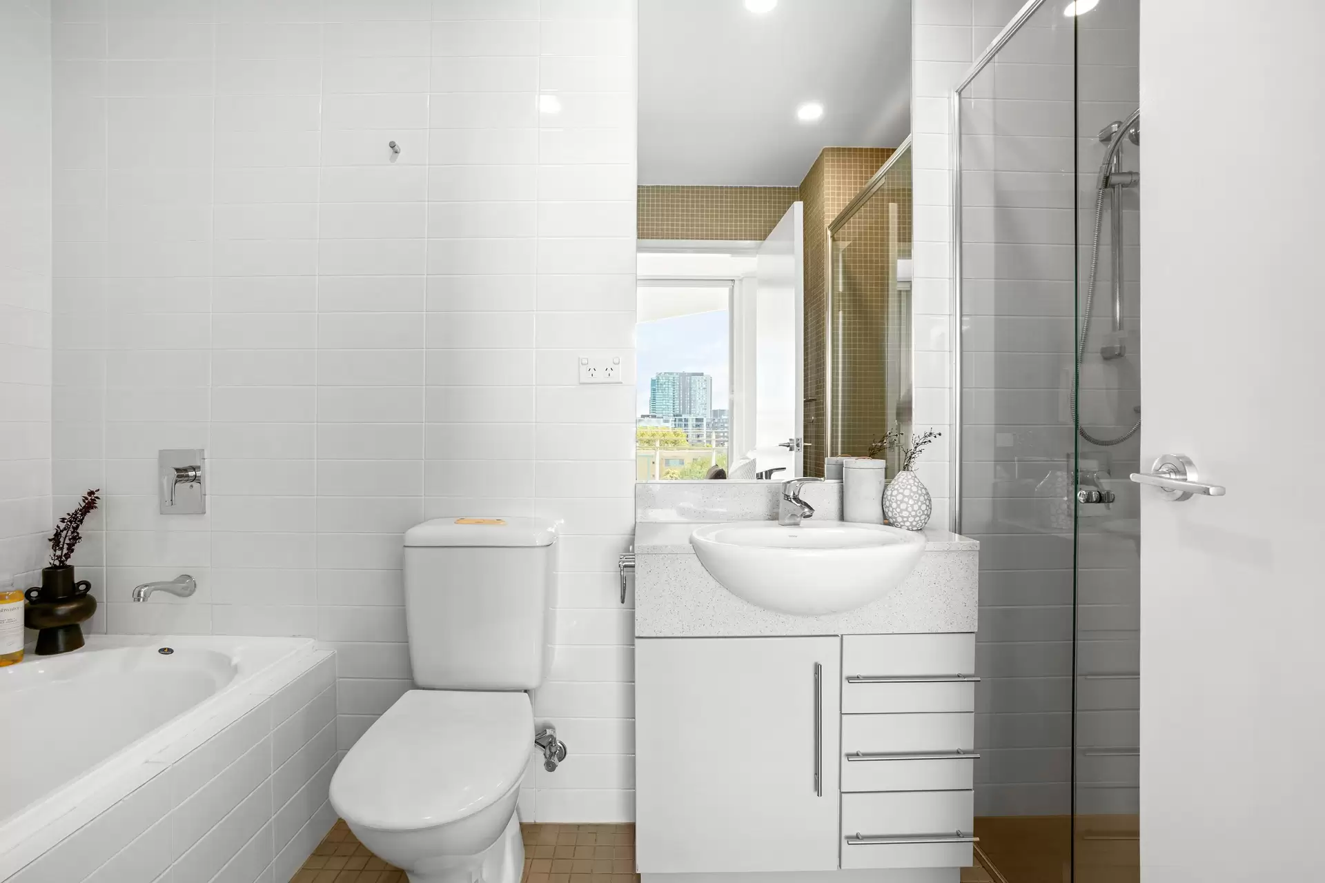 607/1 The Piazza, Wentworth Point Sold by Chidiac Realty - image 1