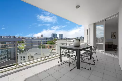 607/1 The Piazza, Wentworth Point Sold by Chidiac Realty
