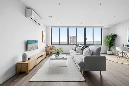 1712/11 Wentworth Place, Wentworth Point Sold by Chidiac Realty