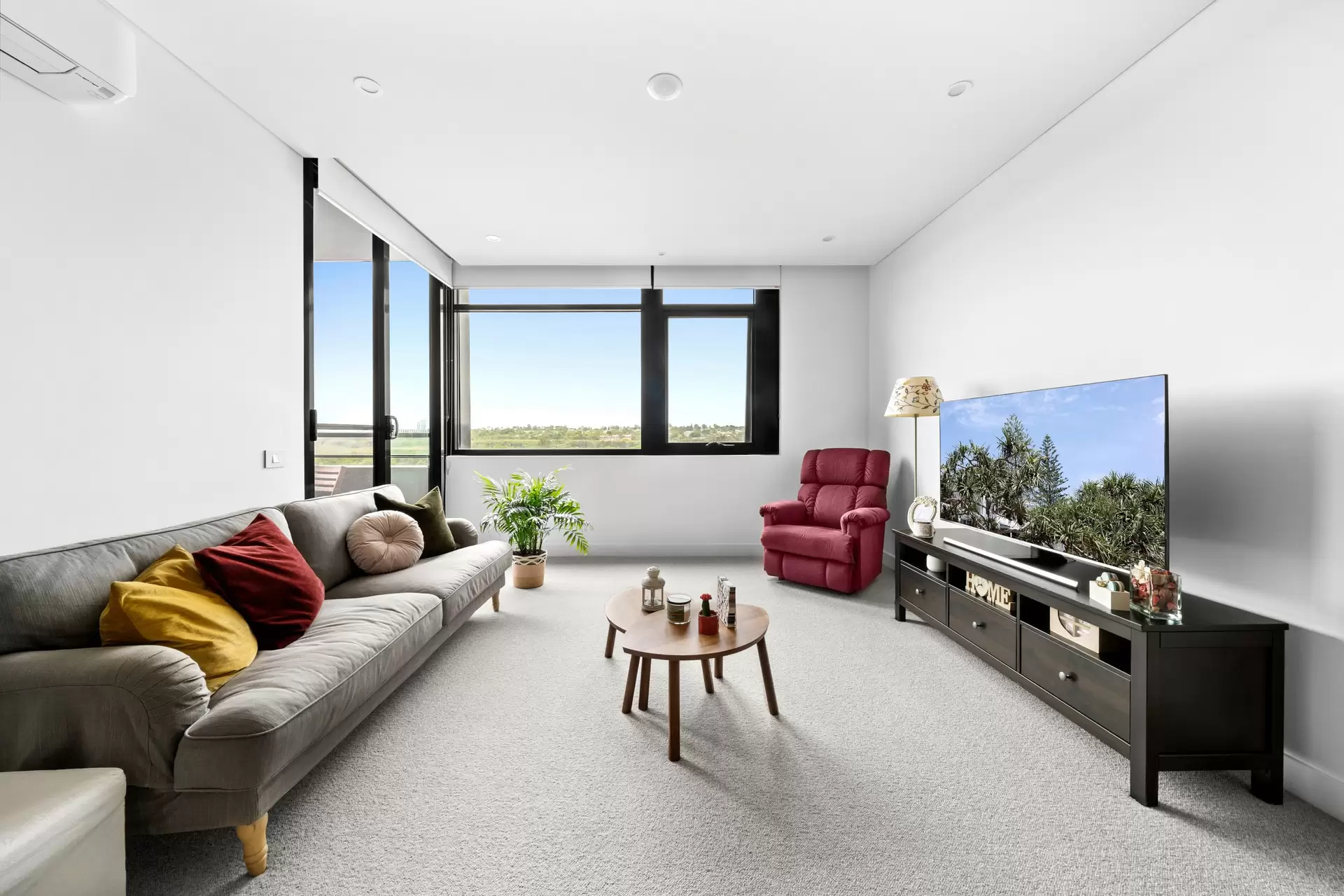 624/8 Lapwing Street, Wentworth Point Sold by Chidiac Realty - image 1