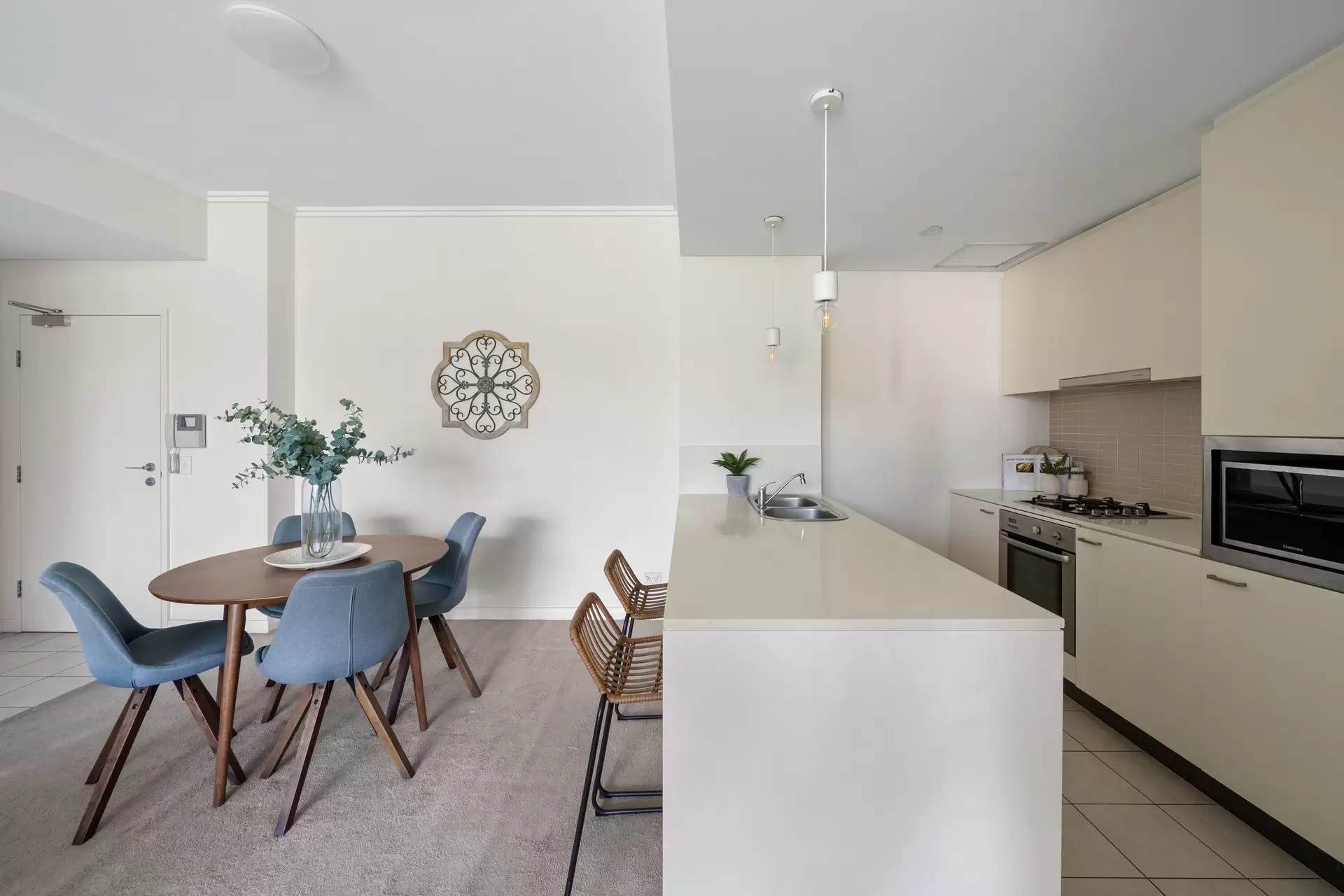 589/33 Hill Road, Wentworth Point Sold by Chidiac Realty - image 1