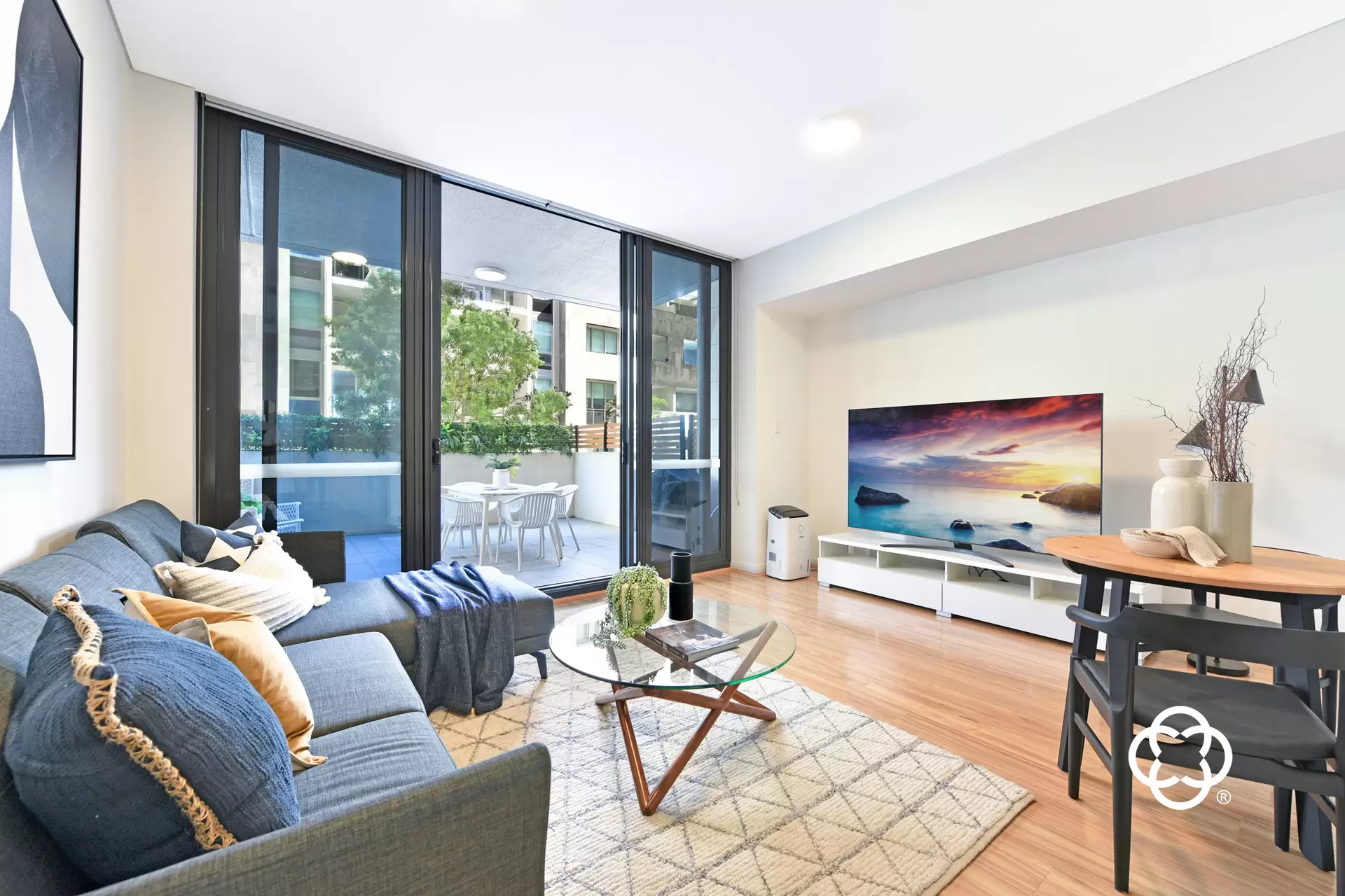 201/1 Park Street North, Wentworth Point Leased by Chidiac Realty - image 1
