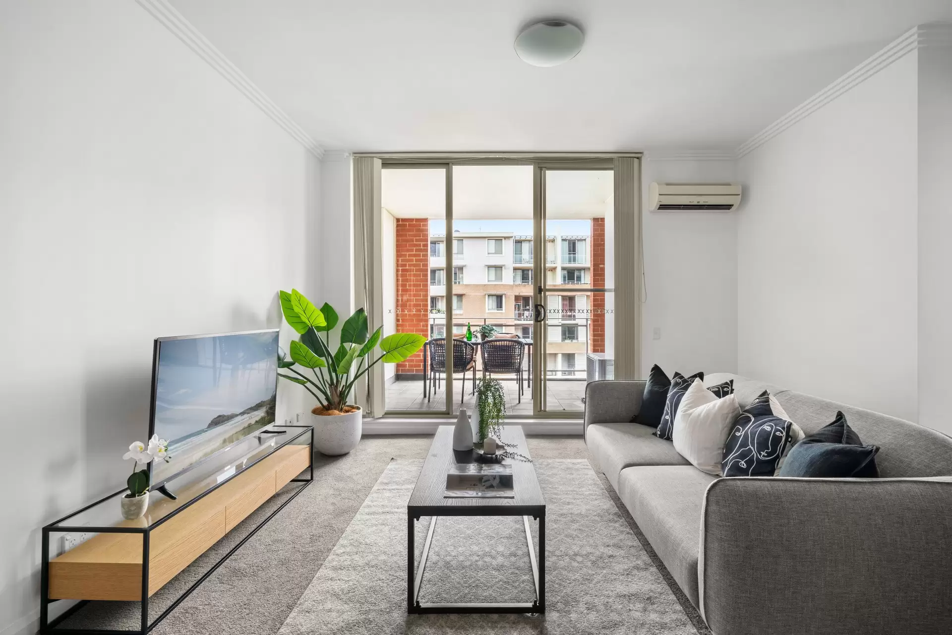 607/1 Stromboli Strait, Wentworth Point Sold by Chidiac Realty - image 1