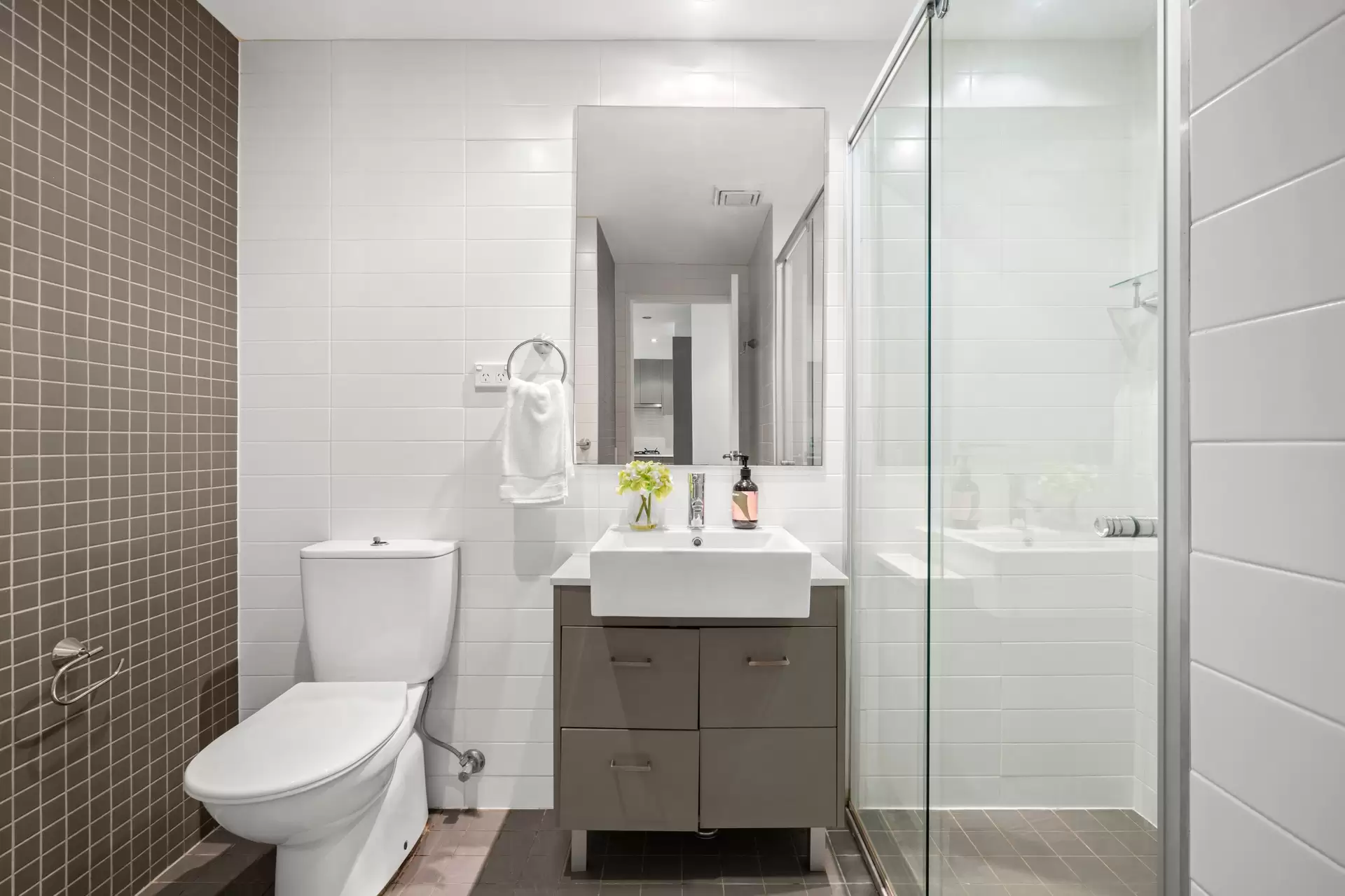 607/1 Stromboli Strait, Wentworth Point Sold by Chidiac Realty - image 1