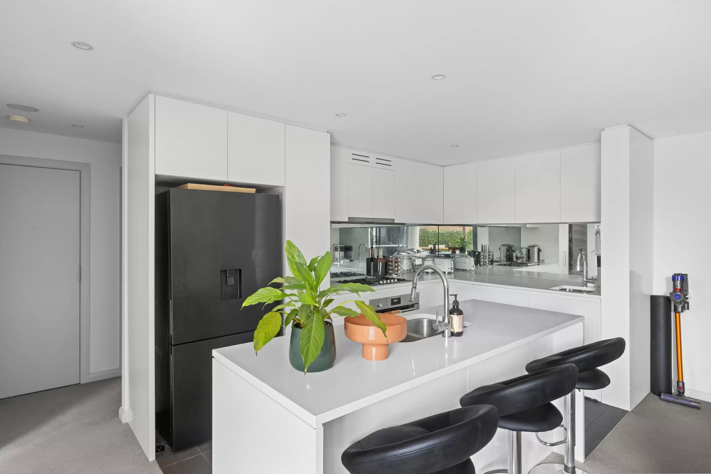 711/1 Park Street North, Wentworth Point Sold by Chidiac Realty - image 4