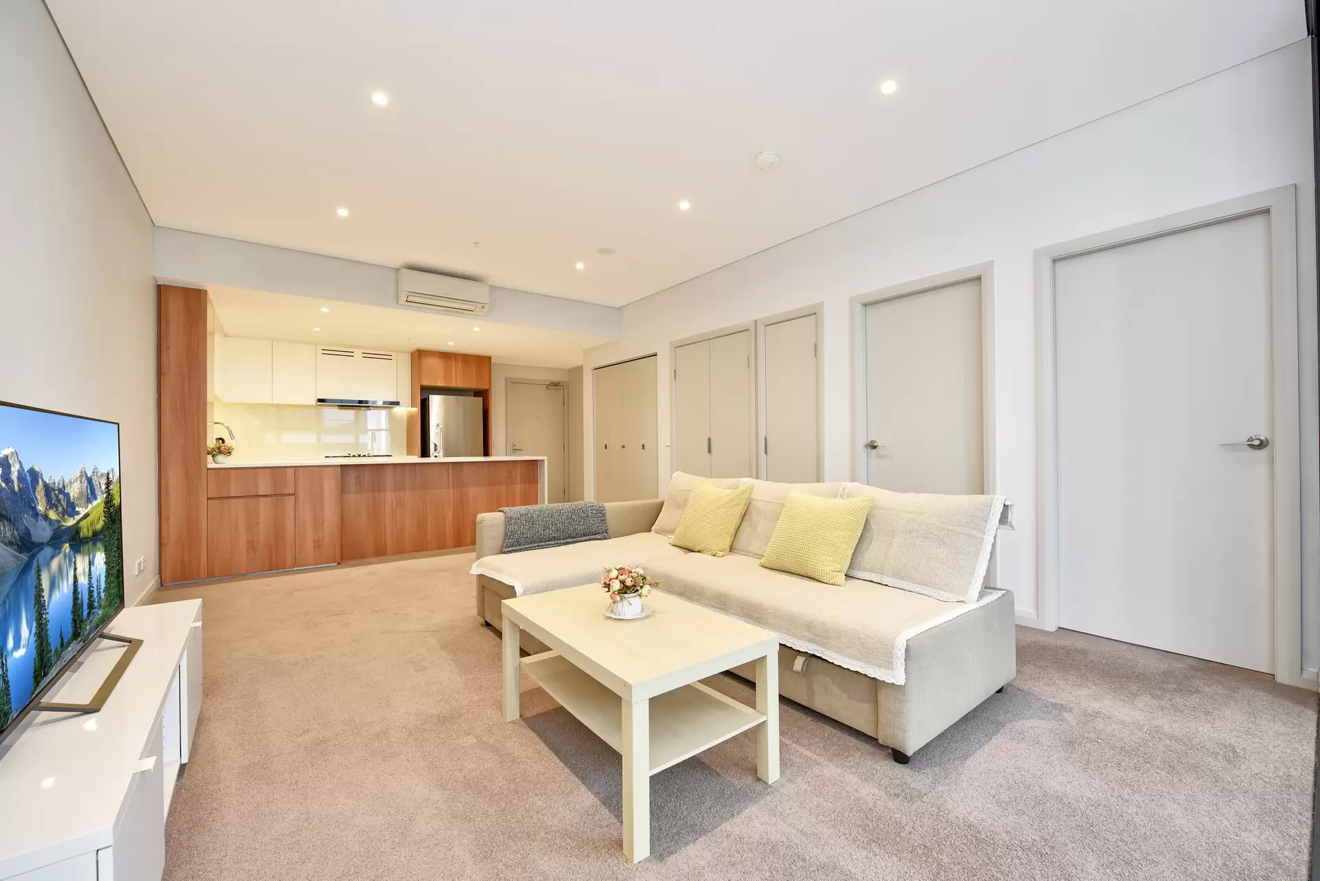 307/5 Wentworth Place, Wentworth Point Sold by Chidiac Realty - image 1