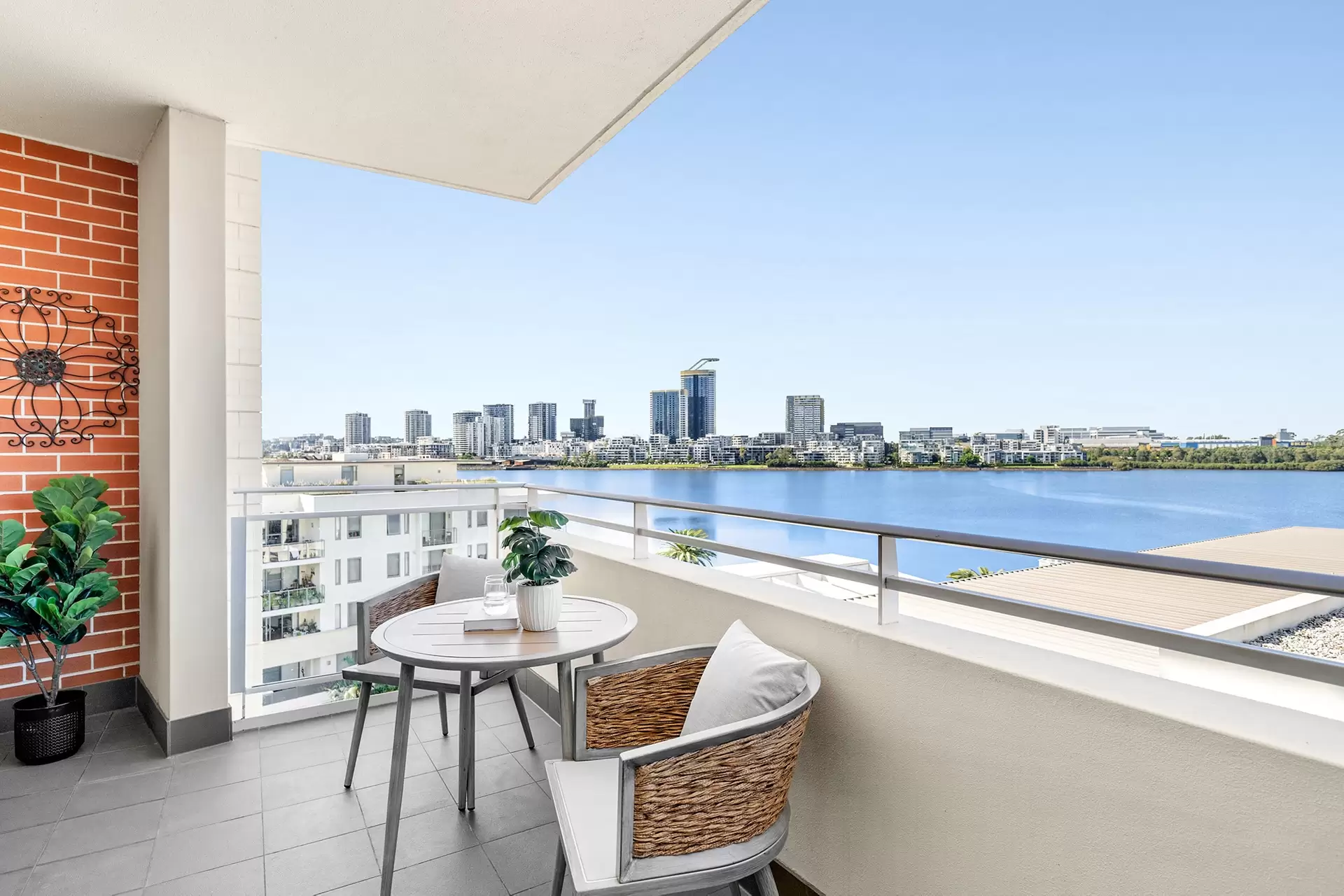 745/2 The Crescent, Wentworth Point Sold by Chidiac Realty - image 1