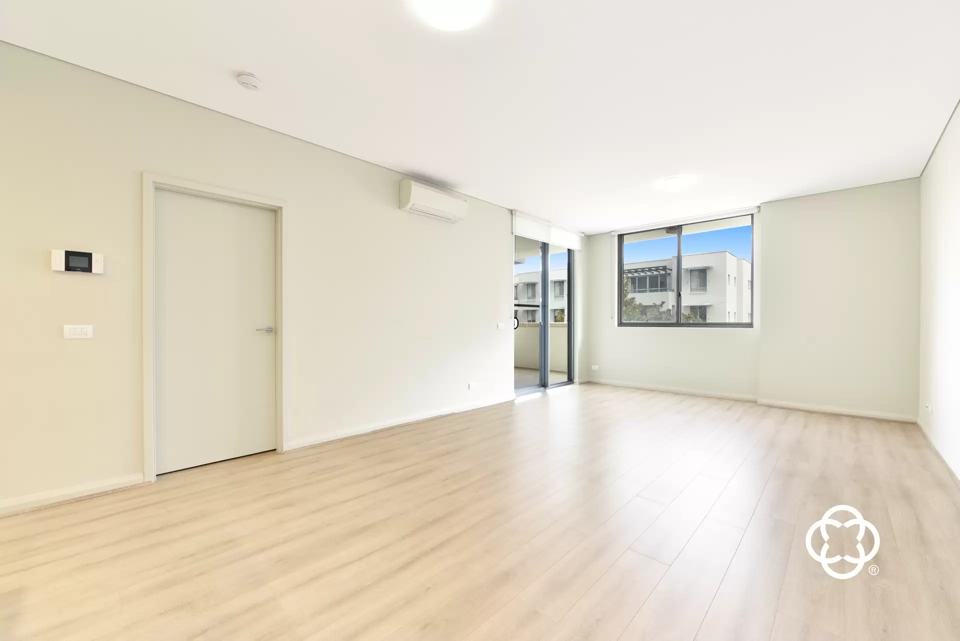 202/8 Marine Parade, Wentworth Point Leased by Chidiac Realty - image 1