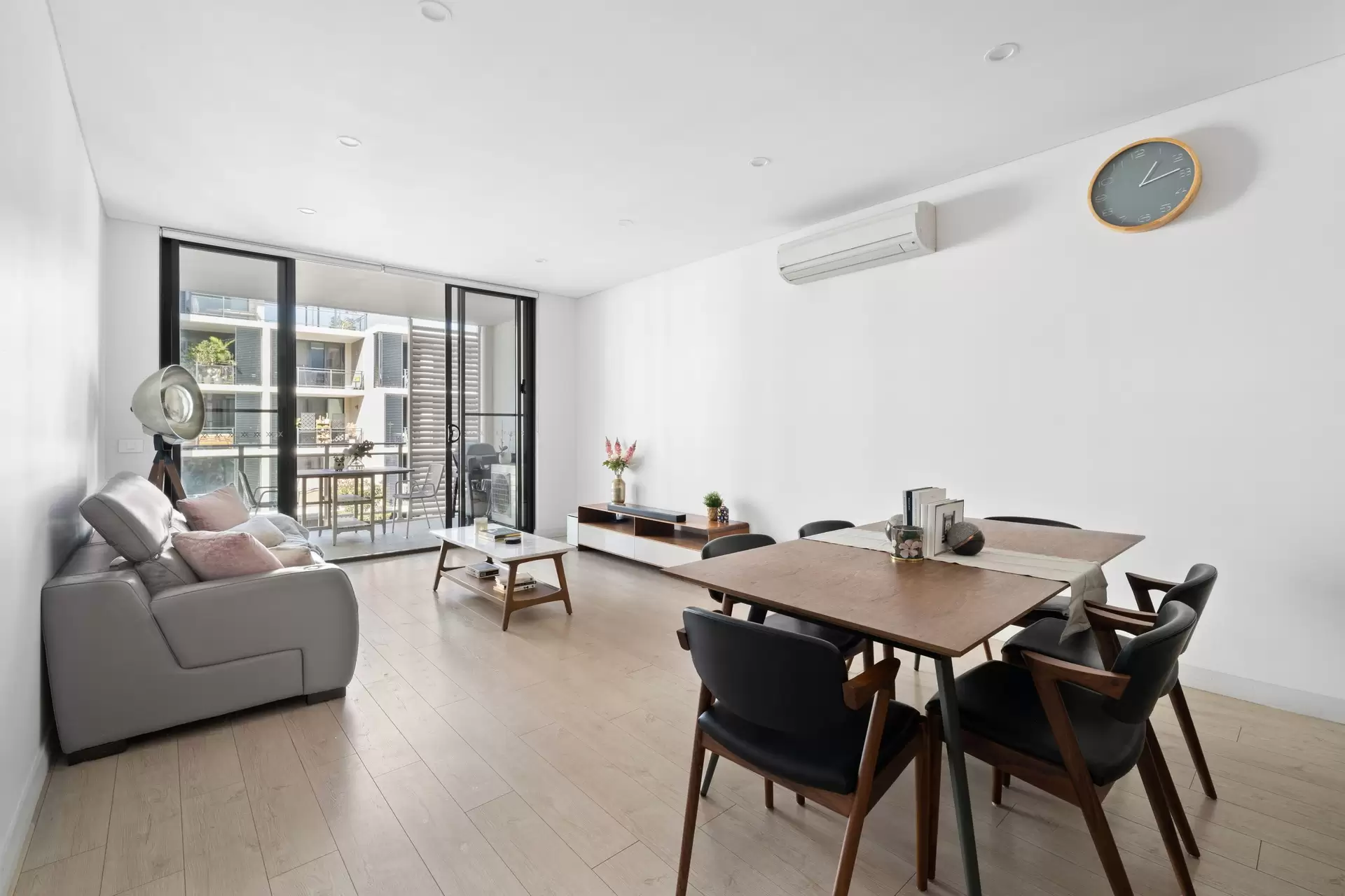 427/45 Amalfi Drive, Wentworth Point Sold by Chidiac Realty - image 1