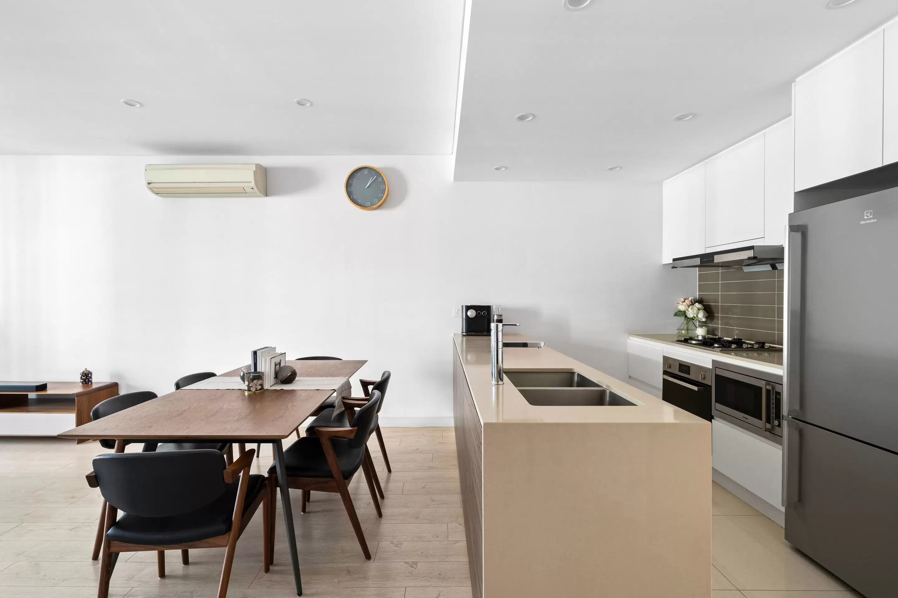 427/45 Amalfi Drive, Wentworth Point Sold by Chidiac Realty - image 3