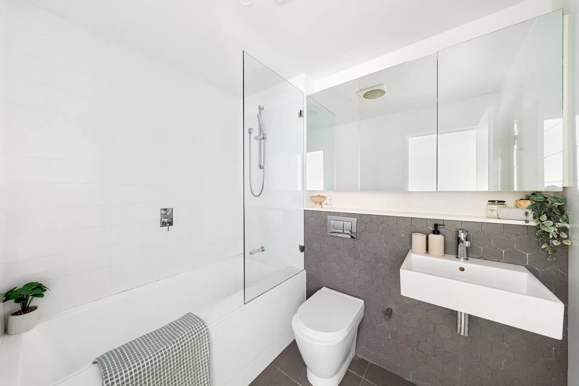 104/45 Hill Road, Wentworth Point Sold by Chidiac Realty - image 1