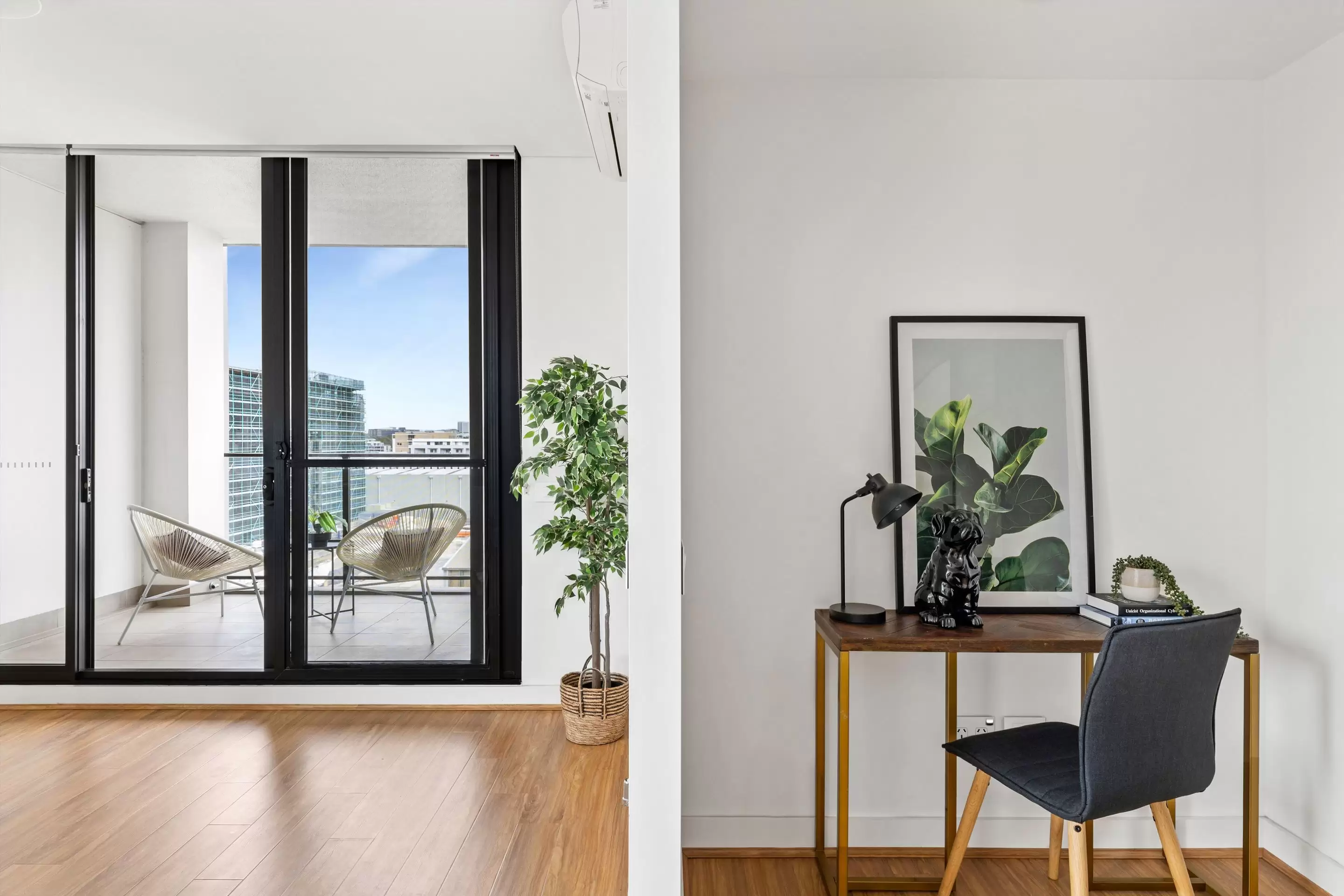 B606/13-17 Verona Drive, Wentworth Point Sold by Chidiac Realty - image 4