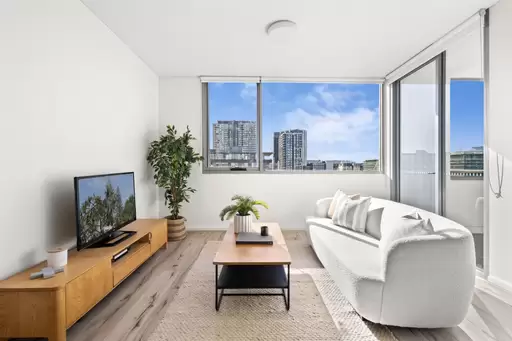 715/19 Baywater Drive, Wentworth Point Sold by Chidiac Realty