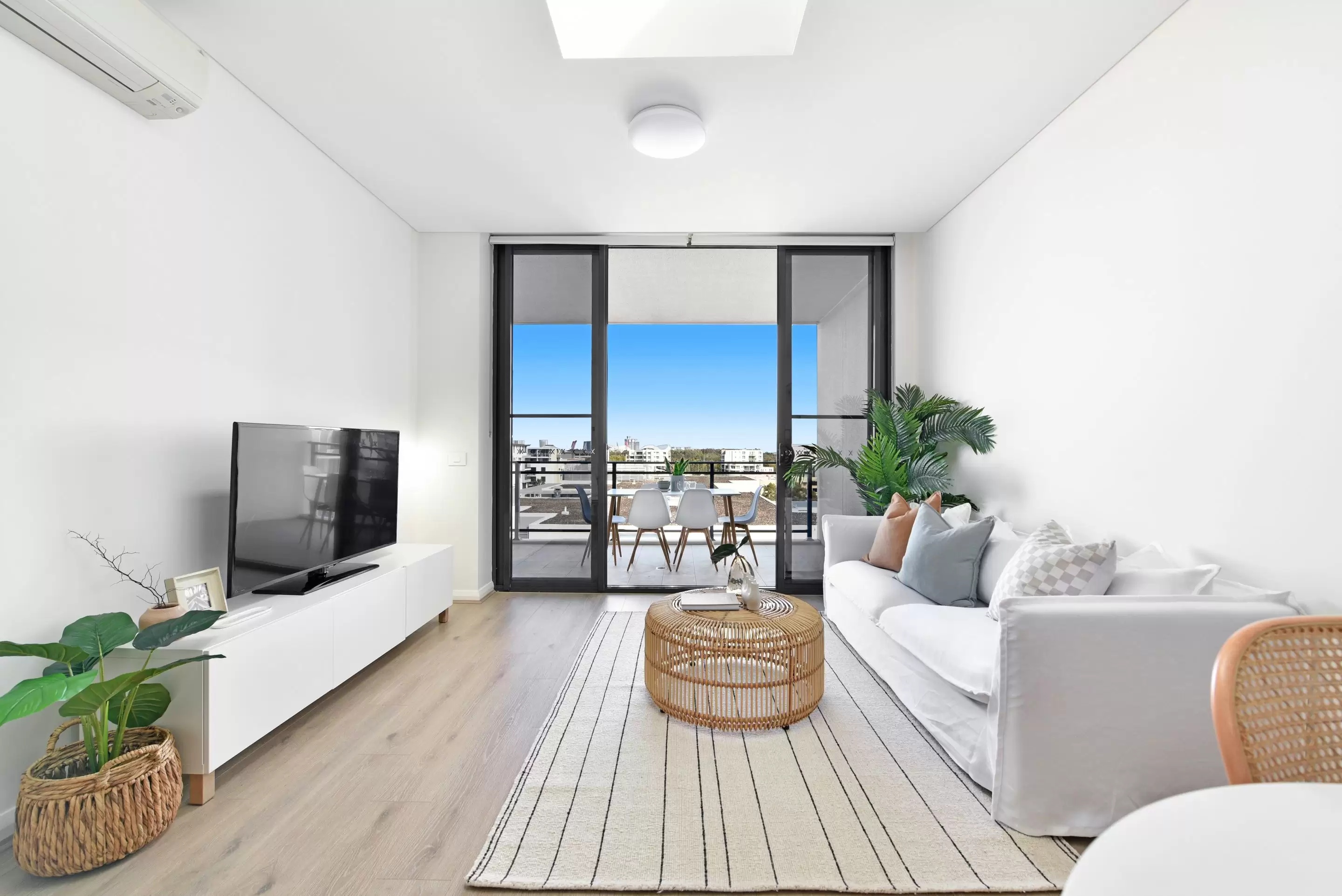818/26 Baywater Drive, Wentworth Point Sold by Chidiac Realty - image 4
