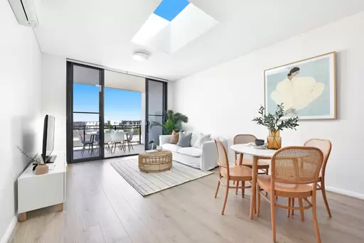 818/26 Baywater Drive, Wentworth Point Sold by Chidiac Realty