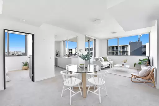 716/19 Baywater Drive, Wentworth Point Sold by Chidiac Realty