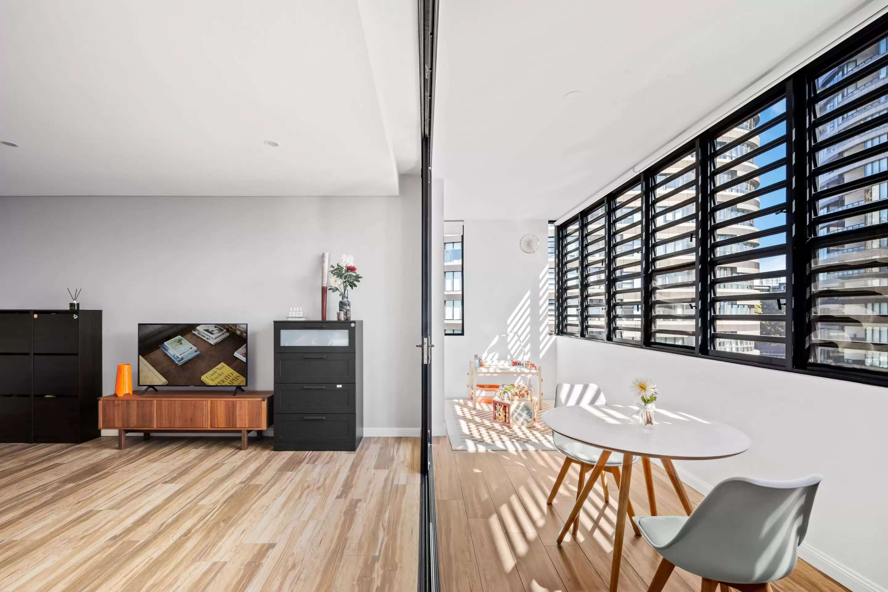 727/2A Betty Cuthbert Avenue, Sydney Olympic Park Sold by Chidiac Realty - image 2