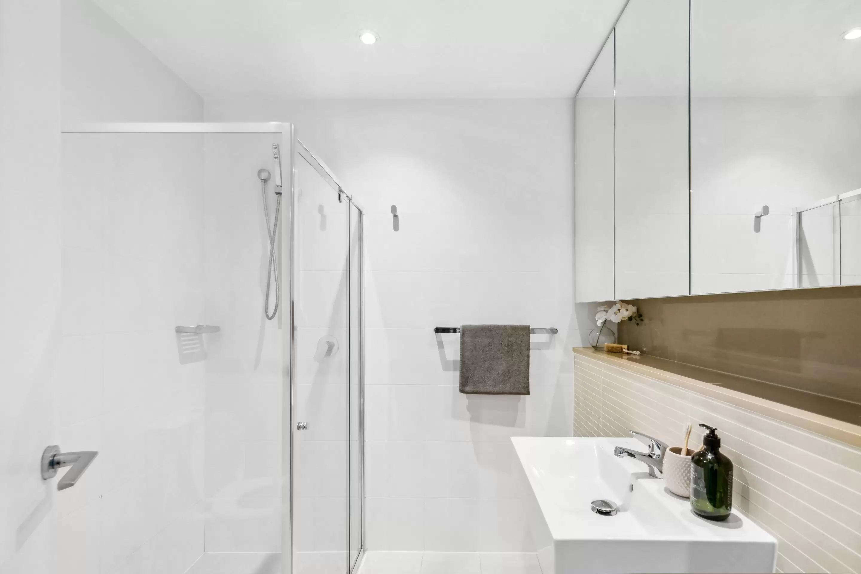 401/46 Amalfi Drive, Wentworth Point Sold by Chidiac Realty - image 8