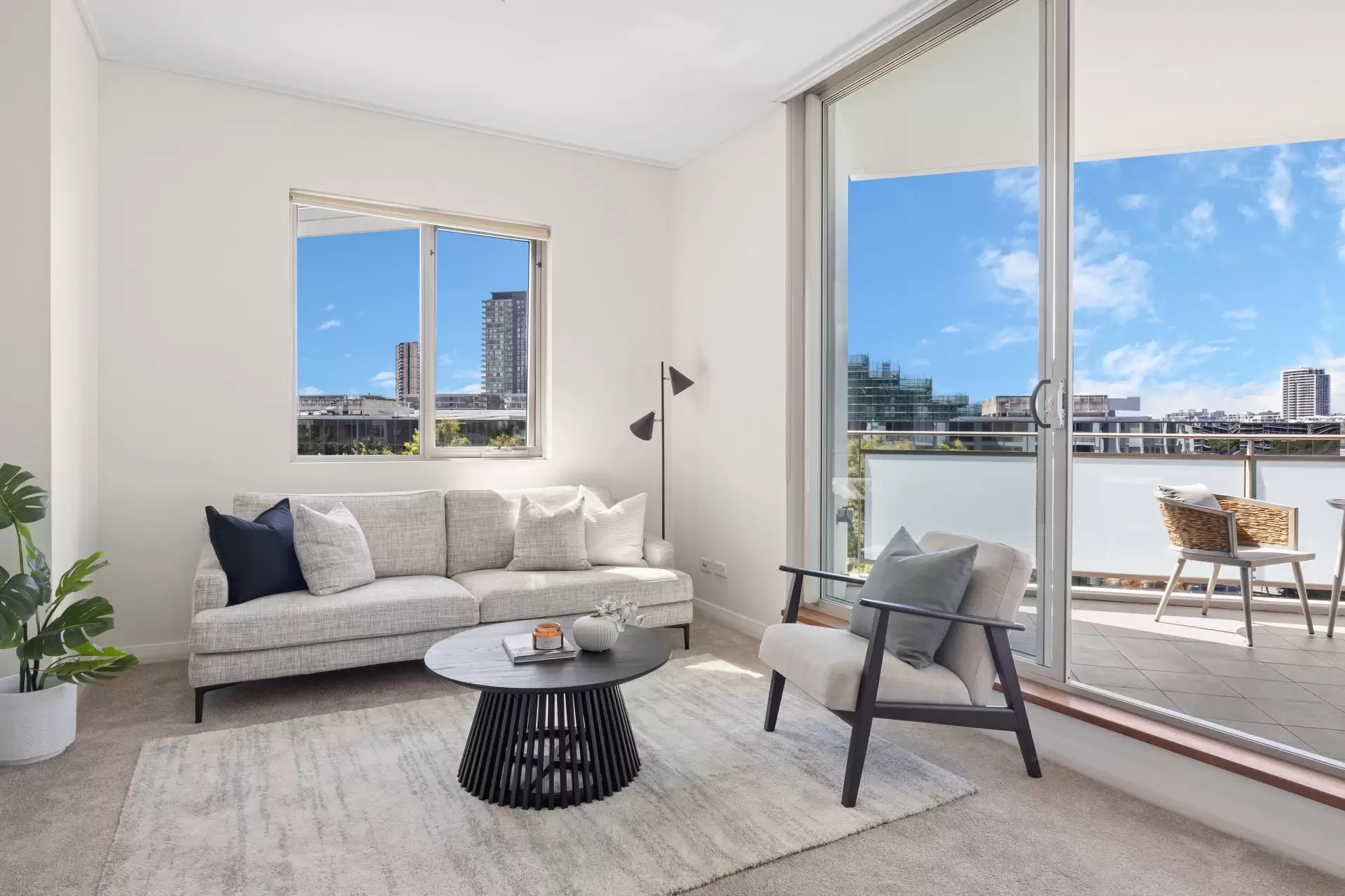 444/46 Baywater Drive, Wentworth Point Sold by Chidiac Realty - image 1