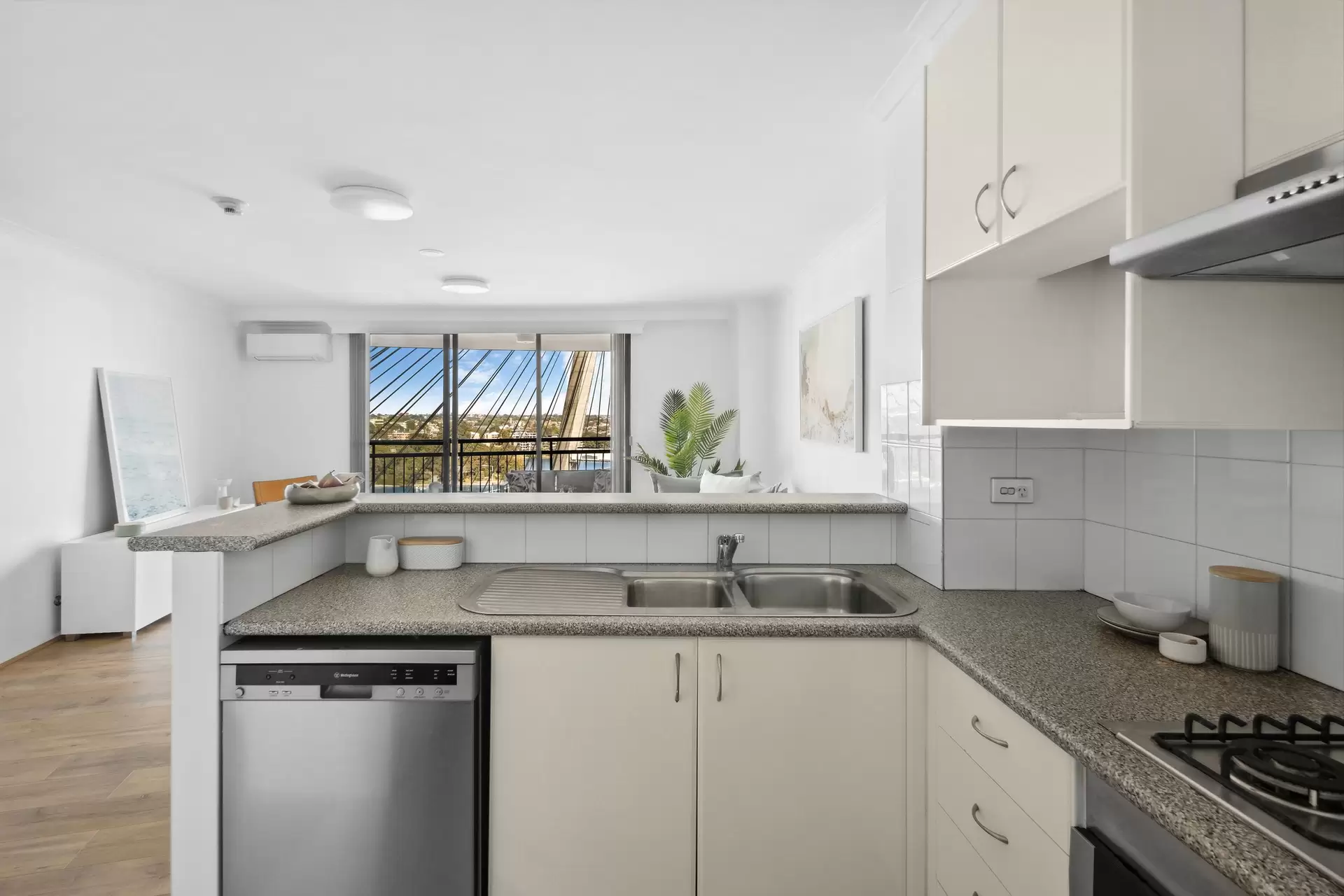 97/122 Saunders Street, Pyrmont Sold by Chidiac Realty - image 1