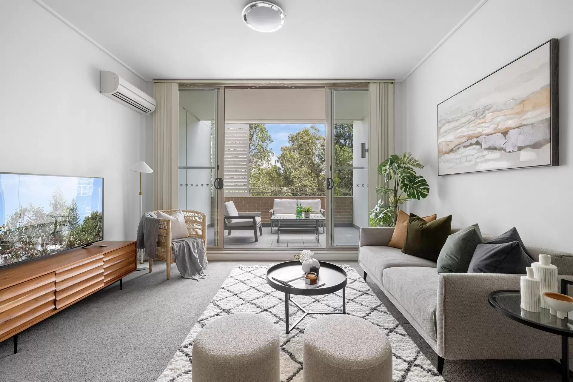 305/19 Hill Road, Wentworth Point Sold by Chidiac Realty - image 1