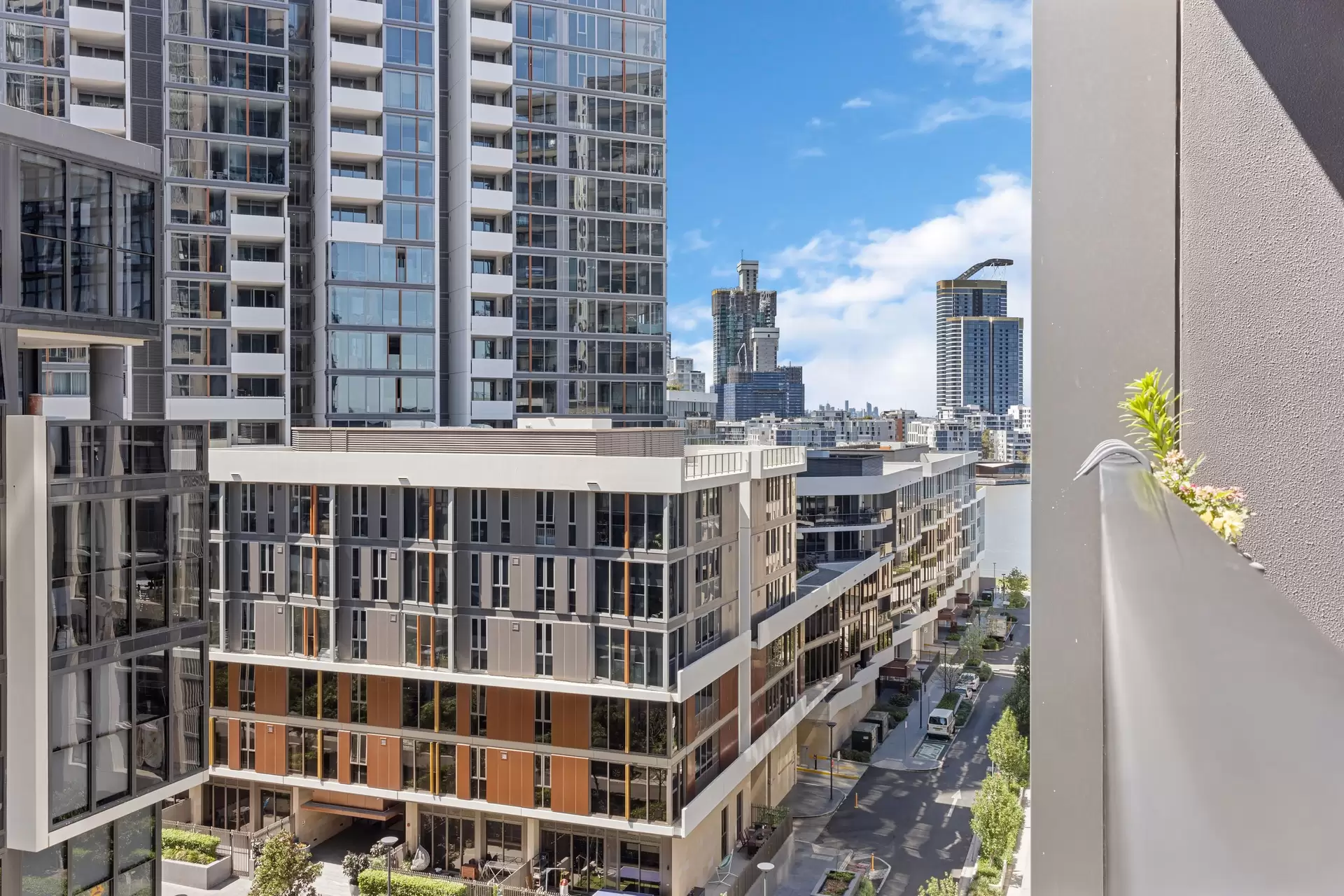 908/46 Savona Drive, Wentworth Point Sold by Chidiac Realty - image 1