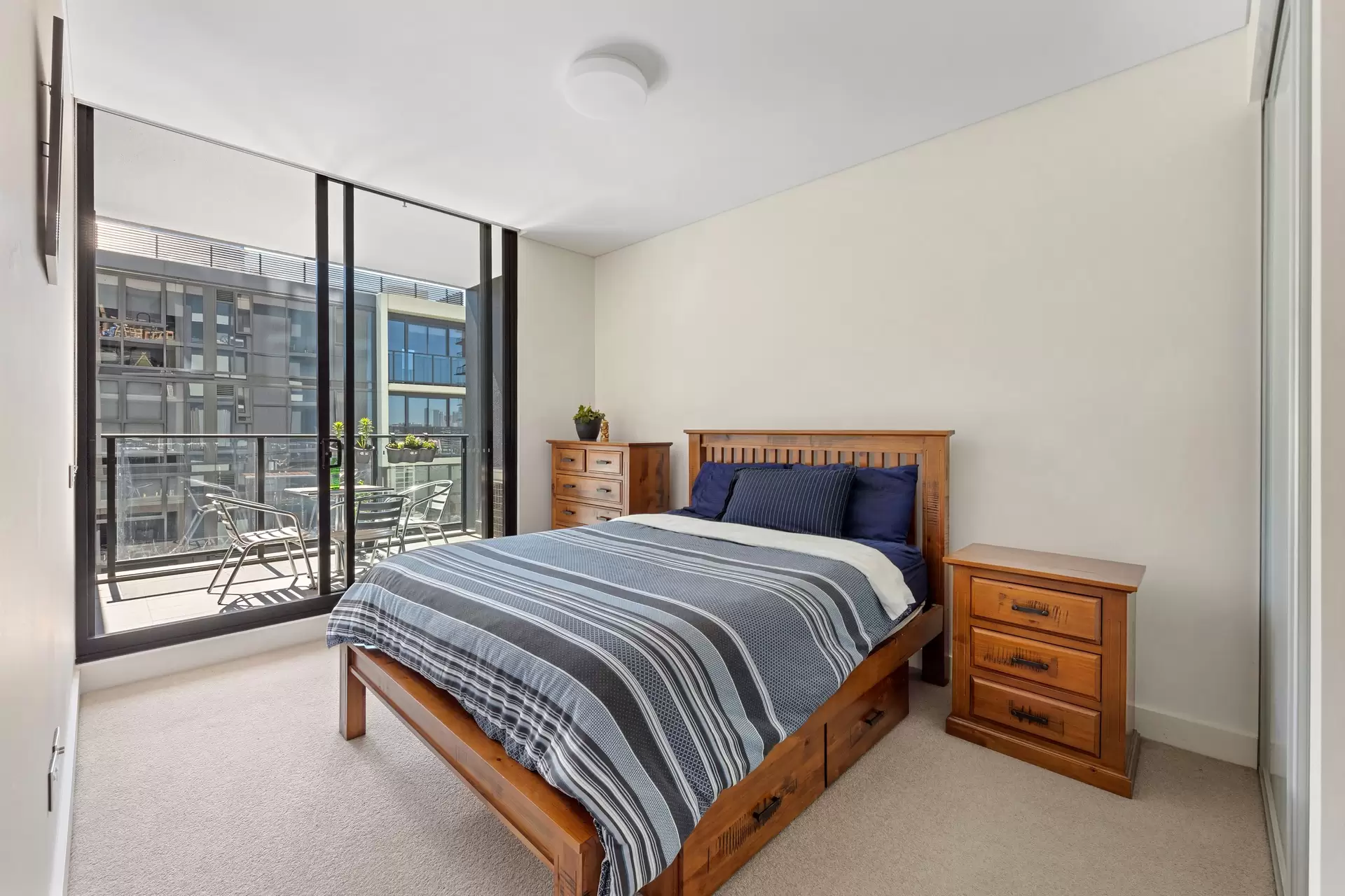 908/46 Savona Drive, Wentworth Point Sold by Chidiac Realty - image 1
