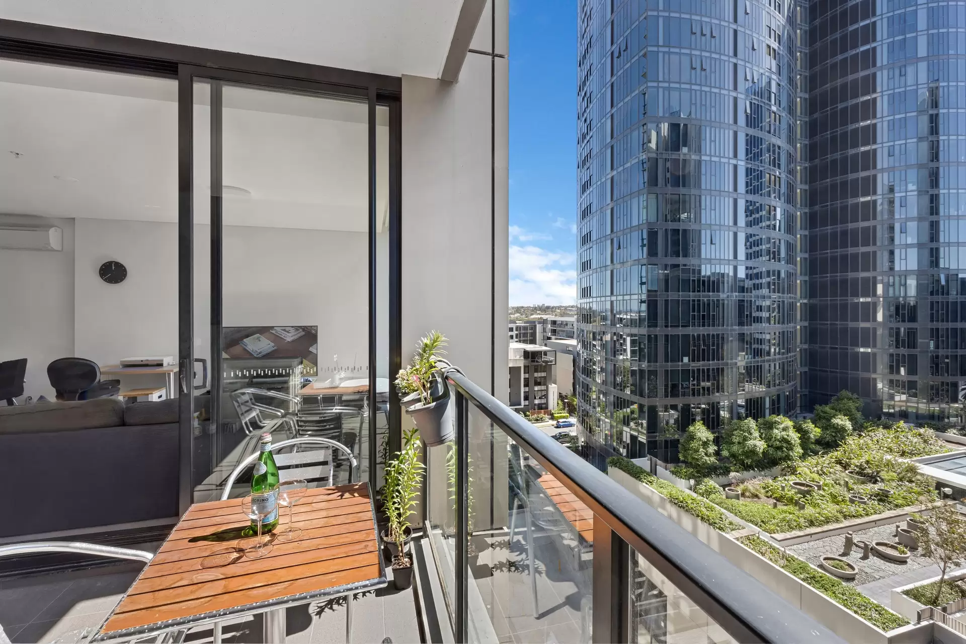 908/46 Savona Drive, Wentworth Point Sold by Chidiac Realty - image 1