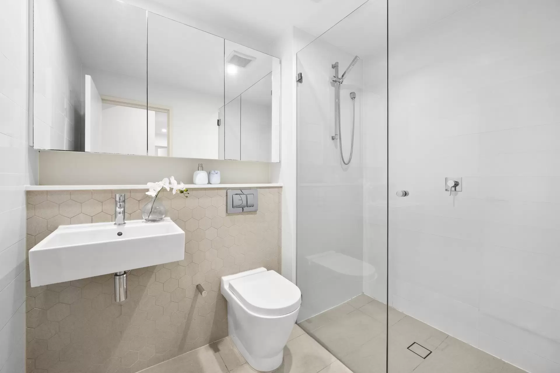 317/5 Verona Drive, Wentworth Point Sold by Chidiac Realty - image 1