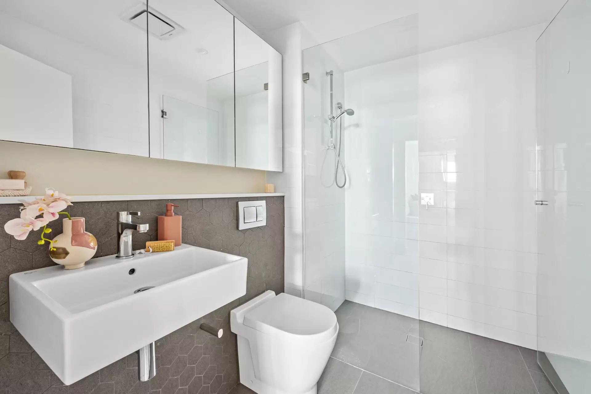 230/2 Half St, Wentworth Point Sold by Chidiac Realty - image 1
