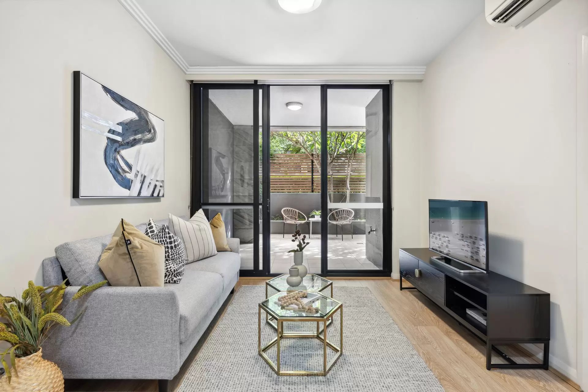 204/4 Footbridge Boulevard, Wentworth Point Sold by Chidiac Realty - image 1