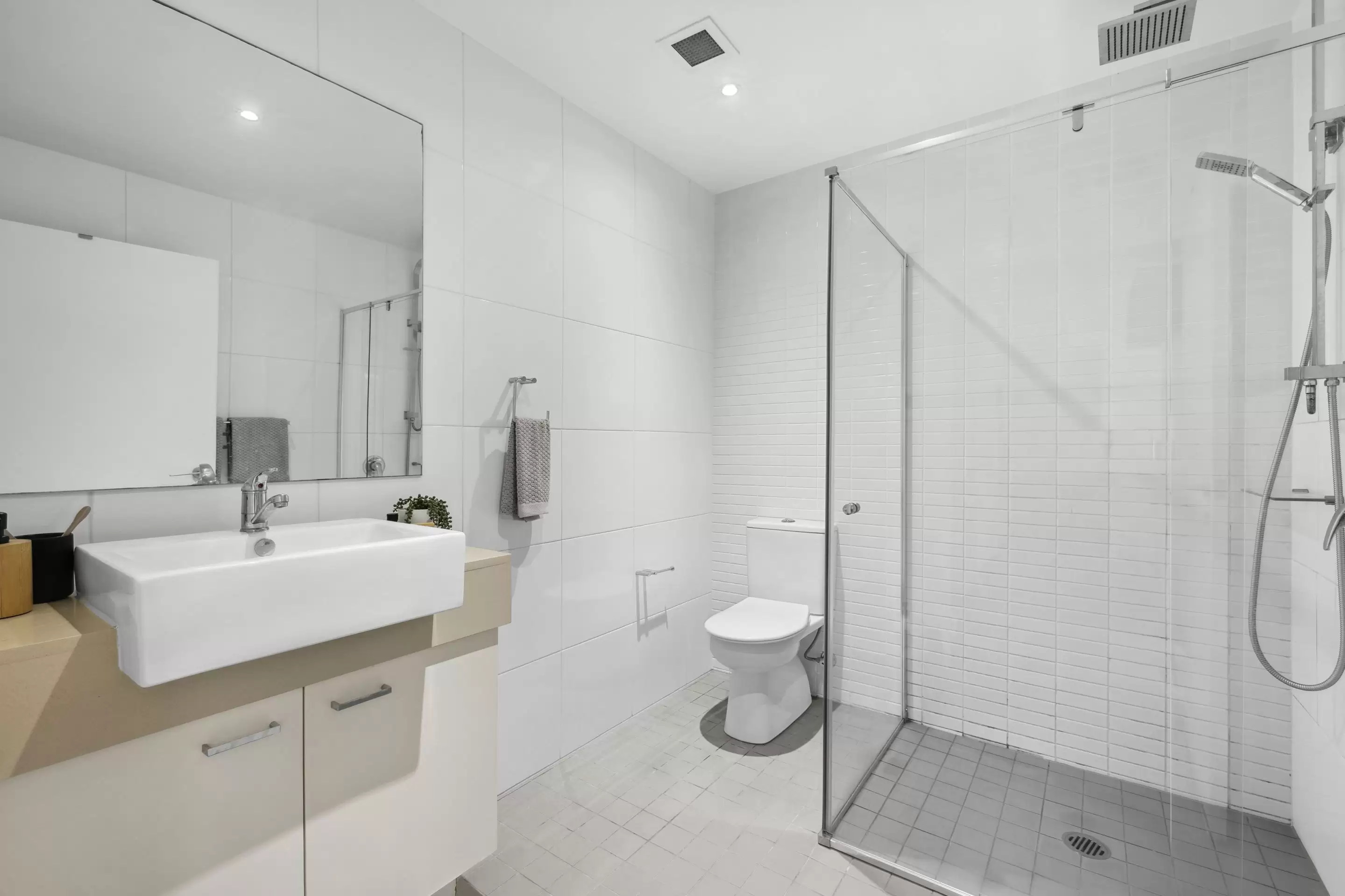 301/4 Nuvolari Place, Wentworth Point Sold by Chidiac Realty - image 9