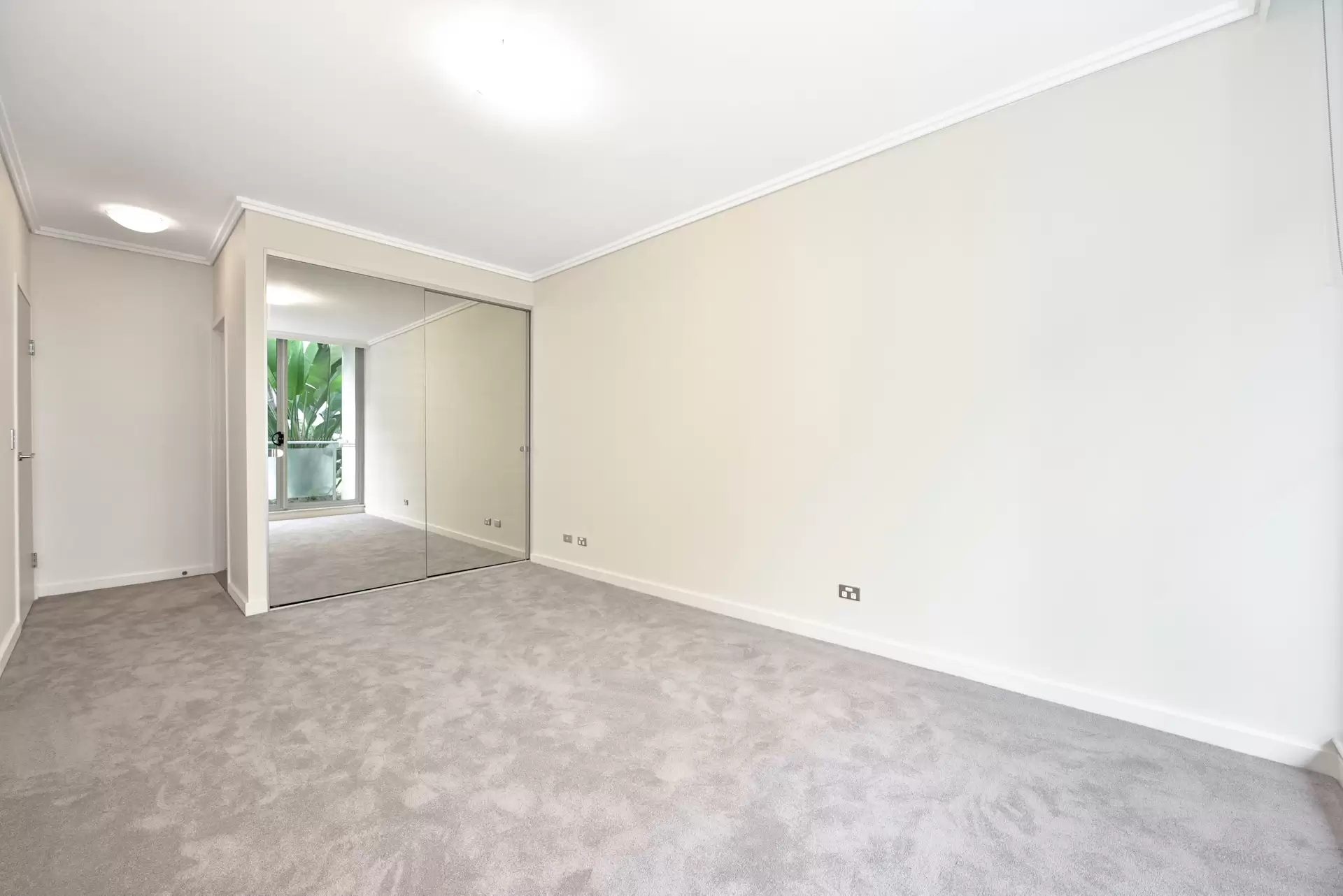 DG04/6 Latham Terrace, Newington Leased by Chidiac Realty - image 1