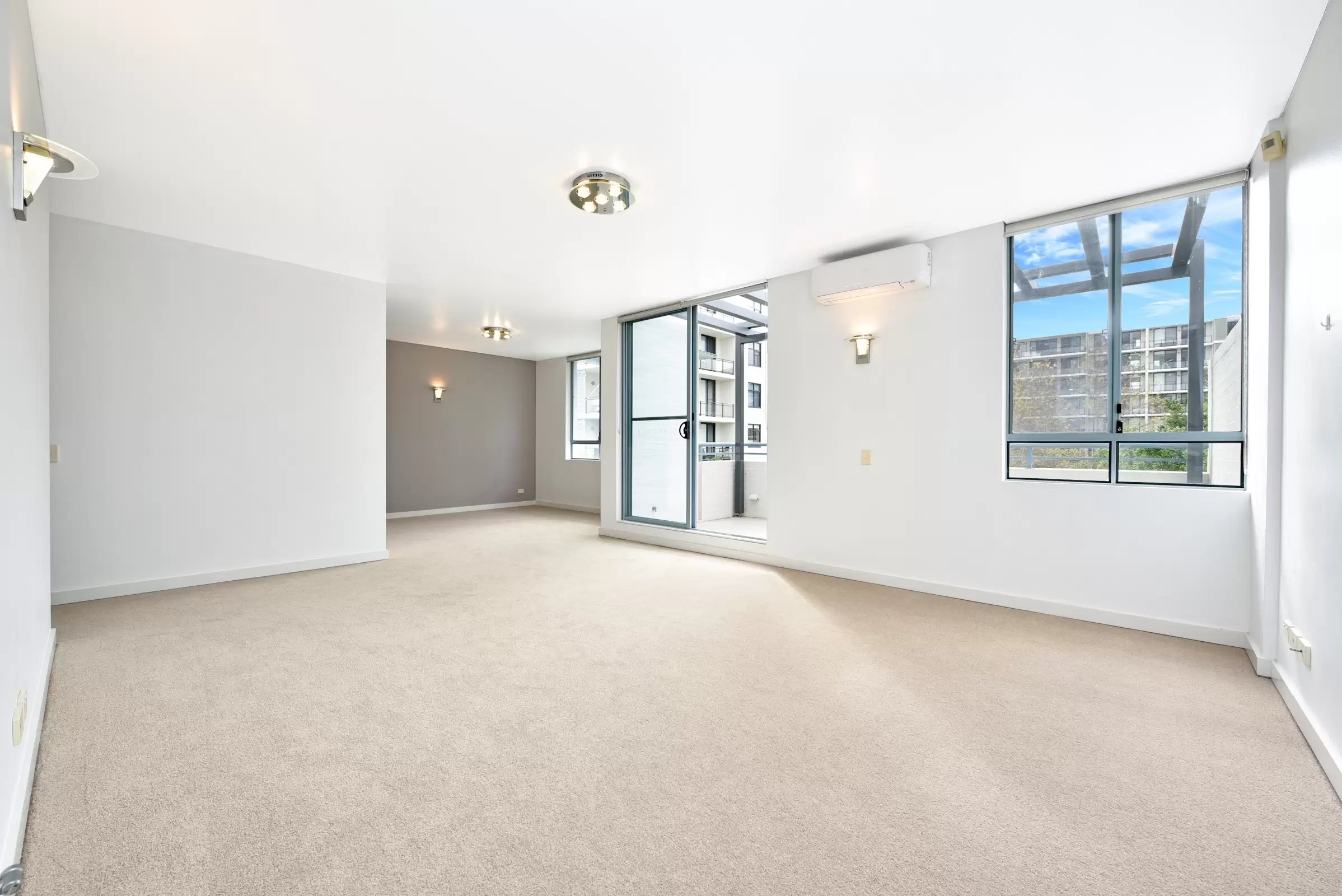 316/5 Stromboli Strait, Wentworth Point Leased by Chidiac Realty - image 2