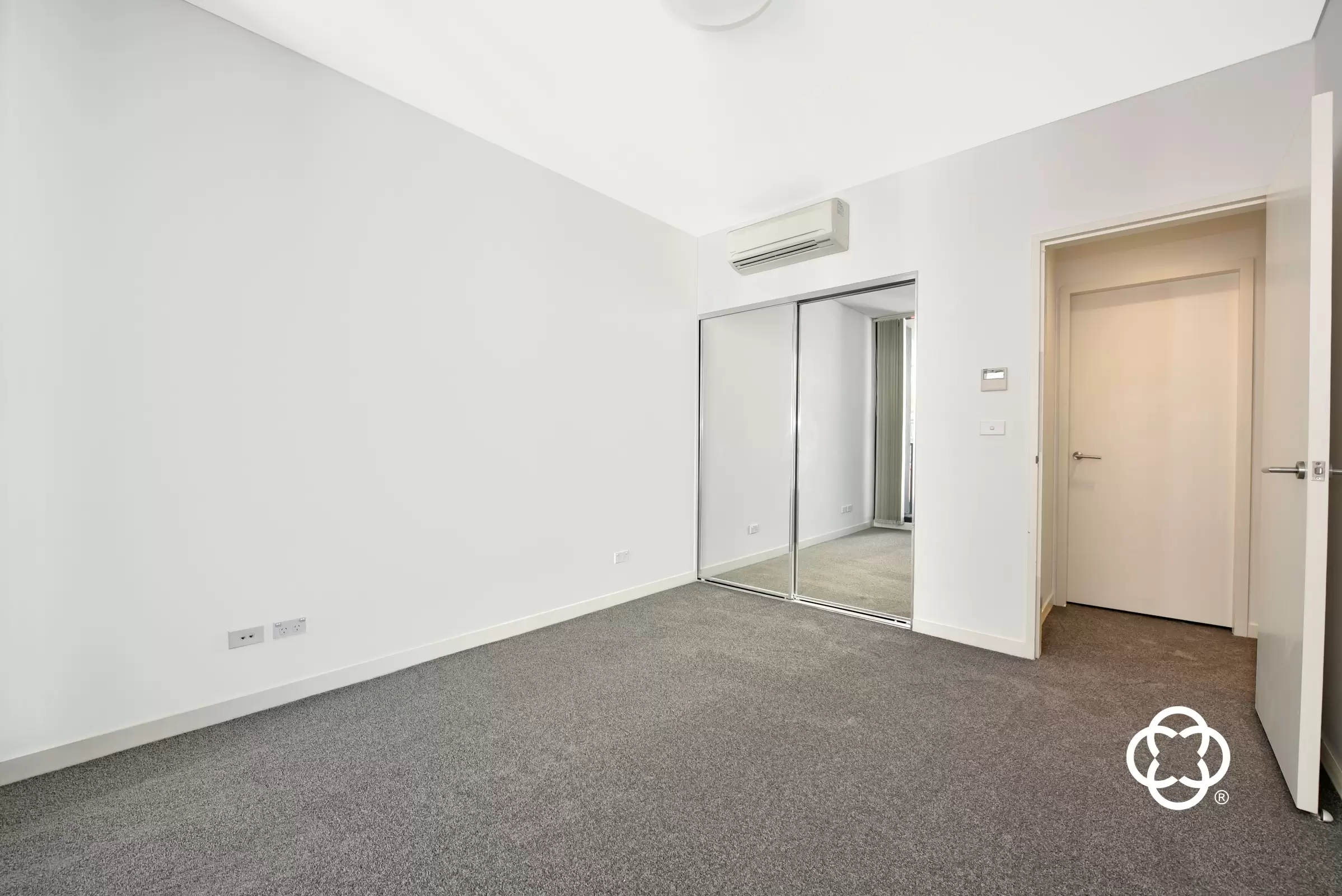 607/5 Brodie Spark Drive, Wolli Creek Leased by Chidiac Realty - image 4