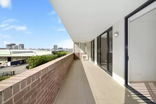 419/16 Baywater Drive, Wentworth Point Leased by Chidiac Realty