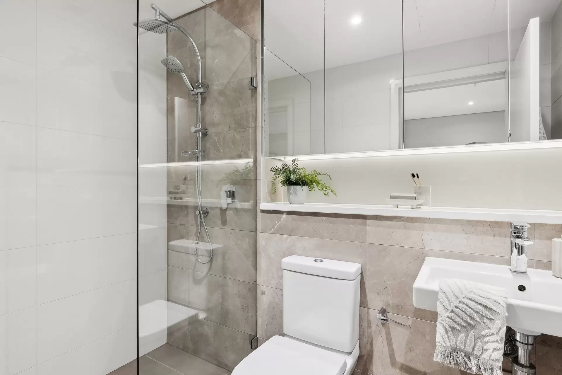 804/5 Wentworth Place, Wentworth Point Sold by Chidiac Realty - image 1